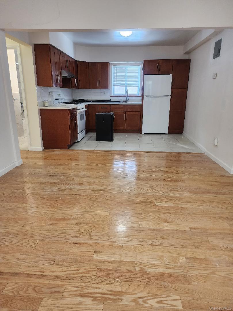 #11 photo, 211-52 46 Rd, 皇后區 貝塞 Bayside , NY 11361