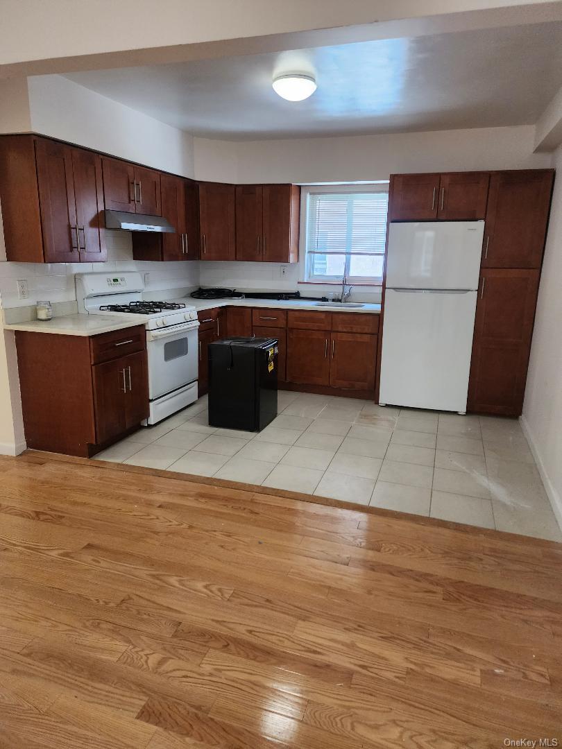 #4 photo, 211-52 46 Rd, 皇后區 貝塞 Bayside , NY 11361