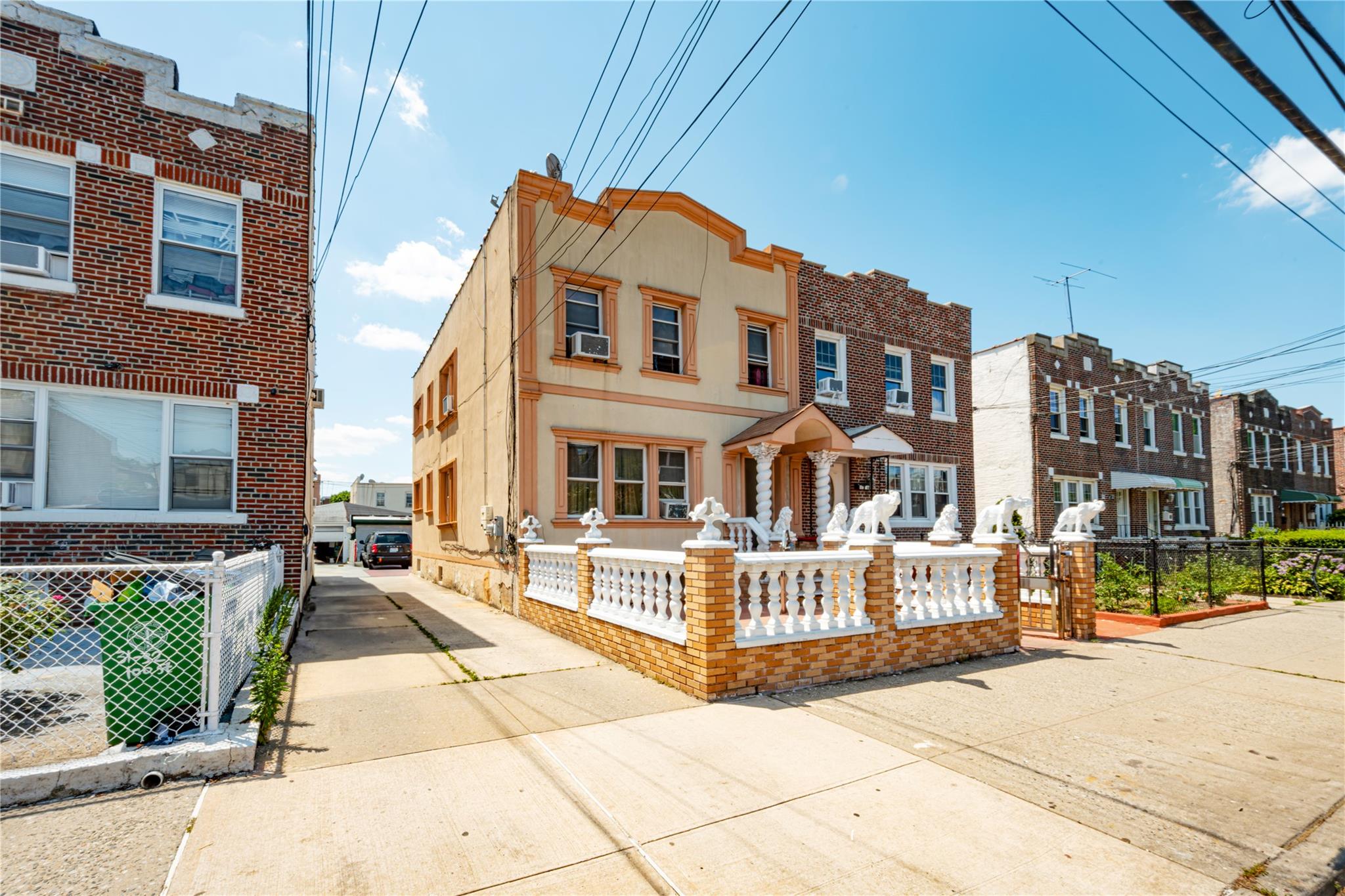 #2 photo, 31-30 100 Street, 皇后區 艾姆赫斯特 East Elmhurst , NY 11369