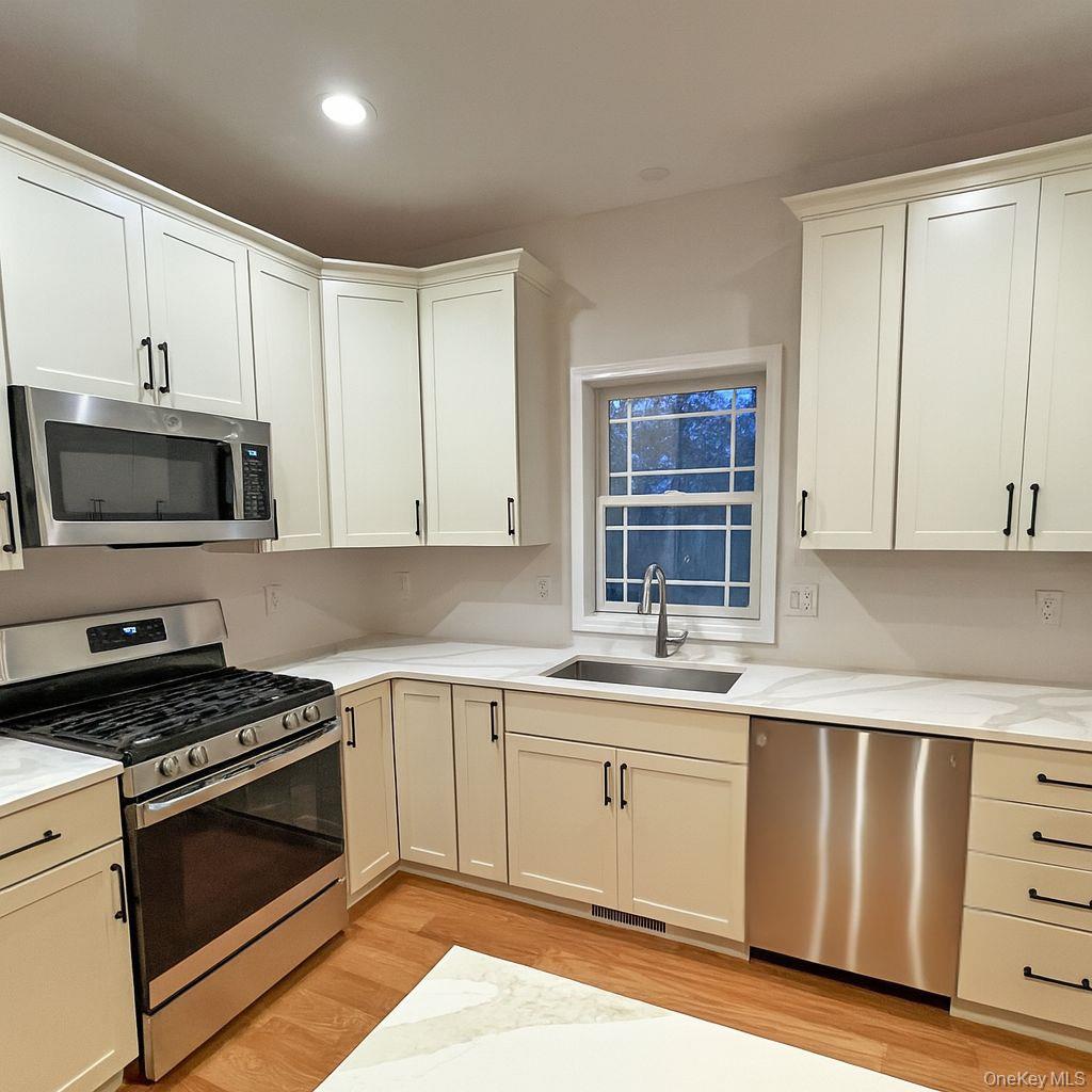 #11 photo, 32 Meadow View Court, Lagrangeville , NY 12540