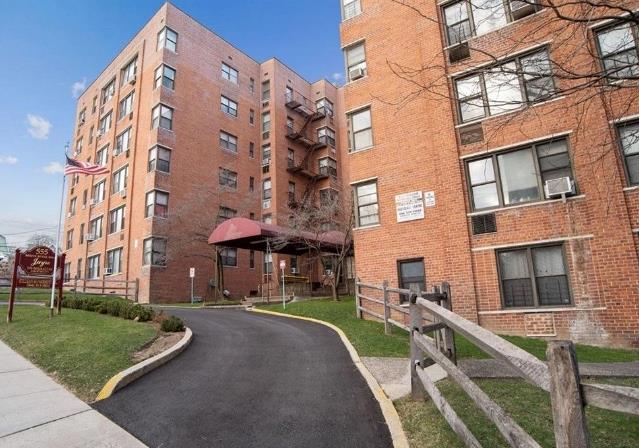 #1 photo, 555 Bronx River Road, Yonkers , NY 10704