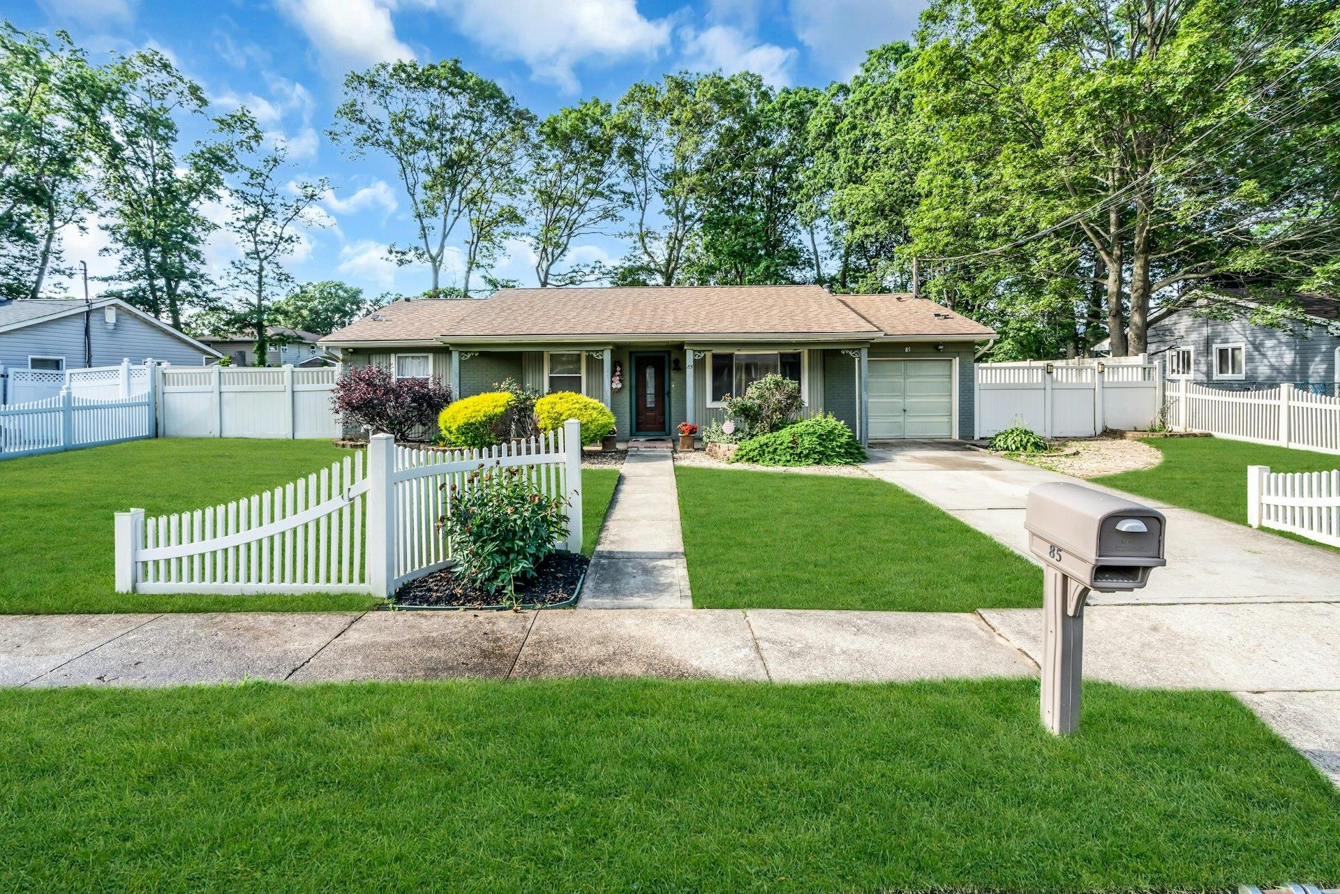 #2 photo, 85 Williams Avenue, 東長島 Amityville , NY 11701