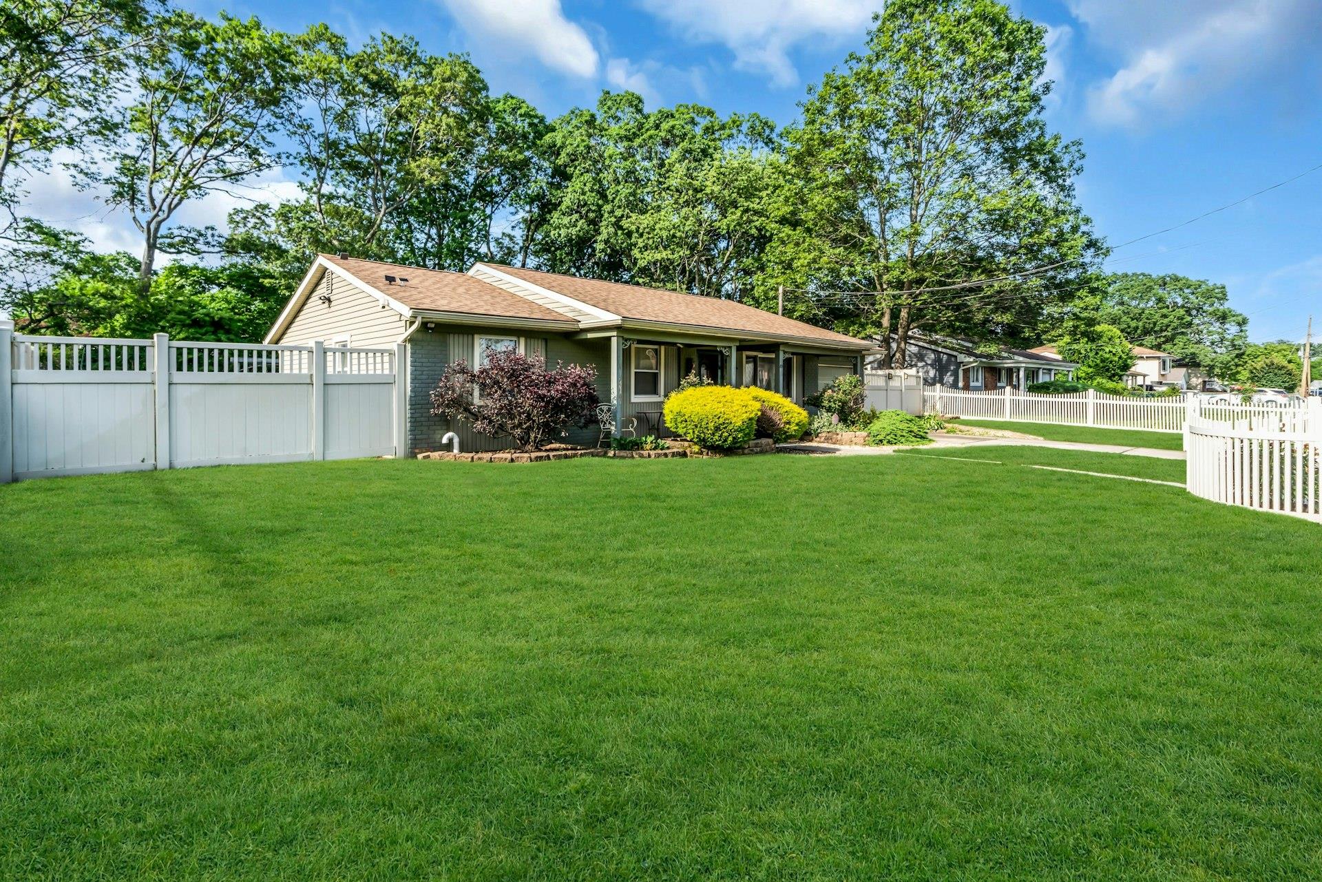 #4 photo, 85 Williams Avenue, 東長島 Amityville , NY 11701