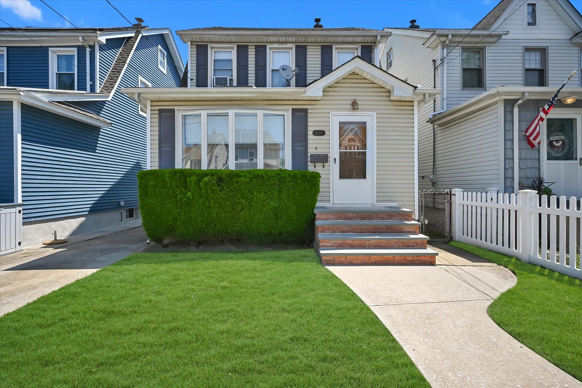 #1 photo, 93-23 245th Street, Floral Park , NY 11001