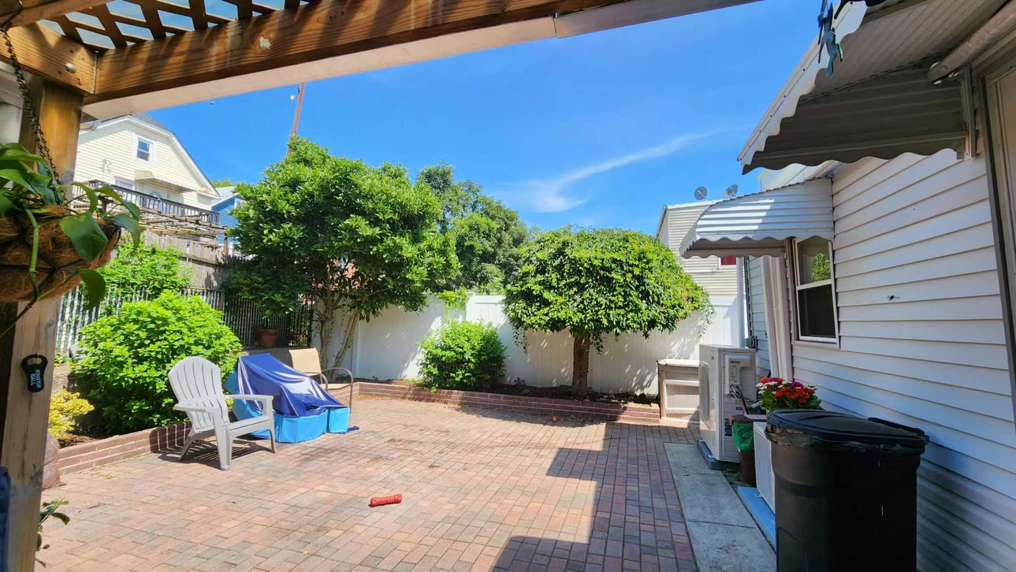 #19 photo, 9-24 College Point Boulevard, College Point , NY 11356