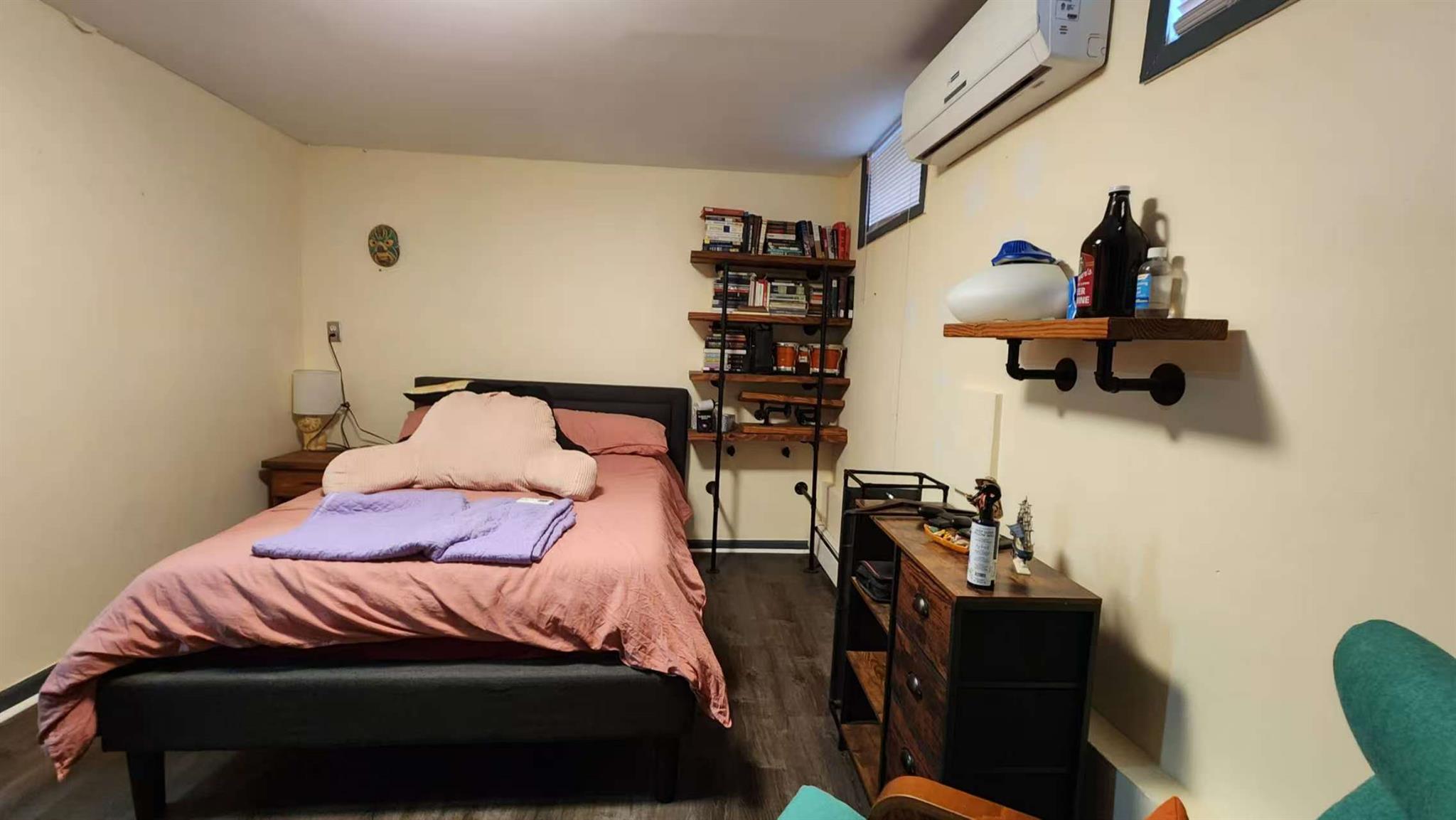 #20 photo, 9-24 College Point Boulevard, College Point , NY 11356