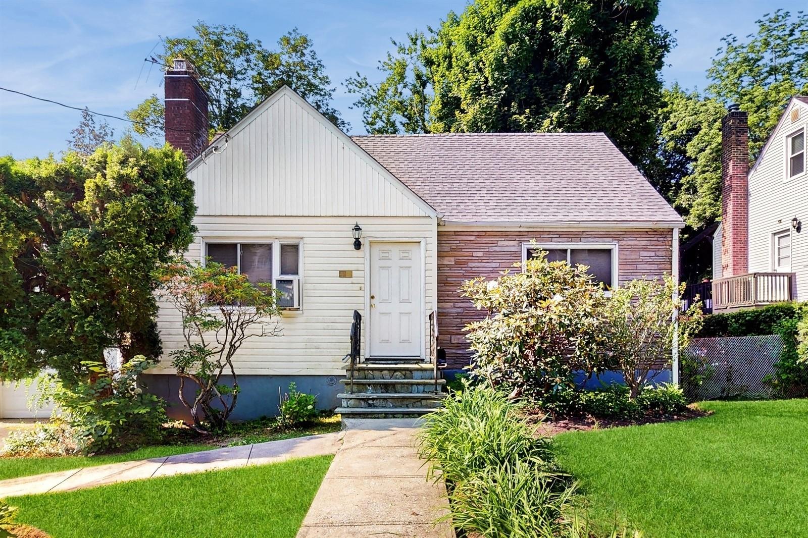 #1 photo, 42 Juniper Hill Road, White Plains , NY 10607