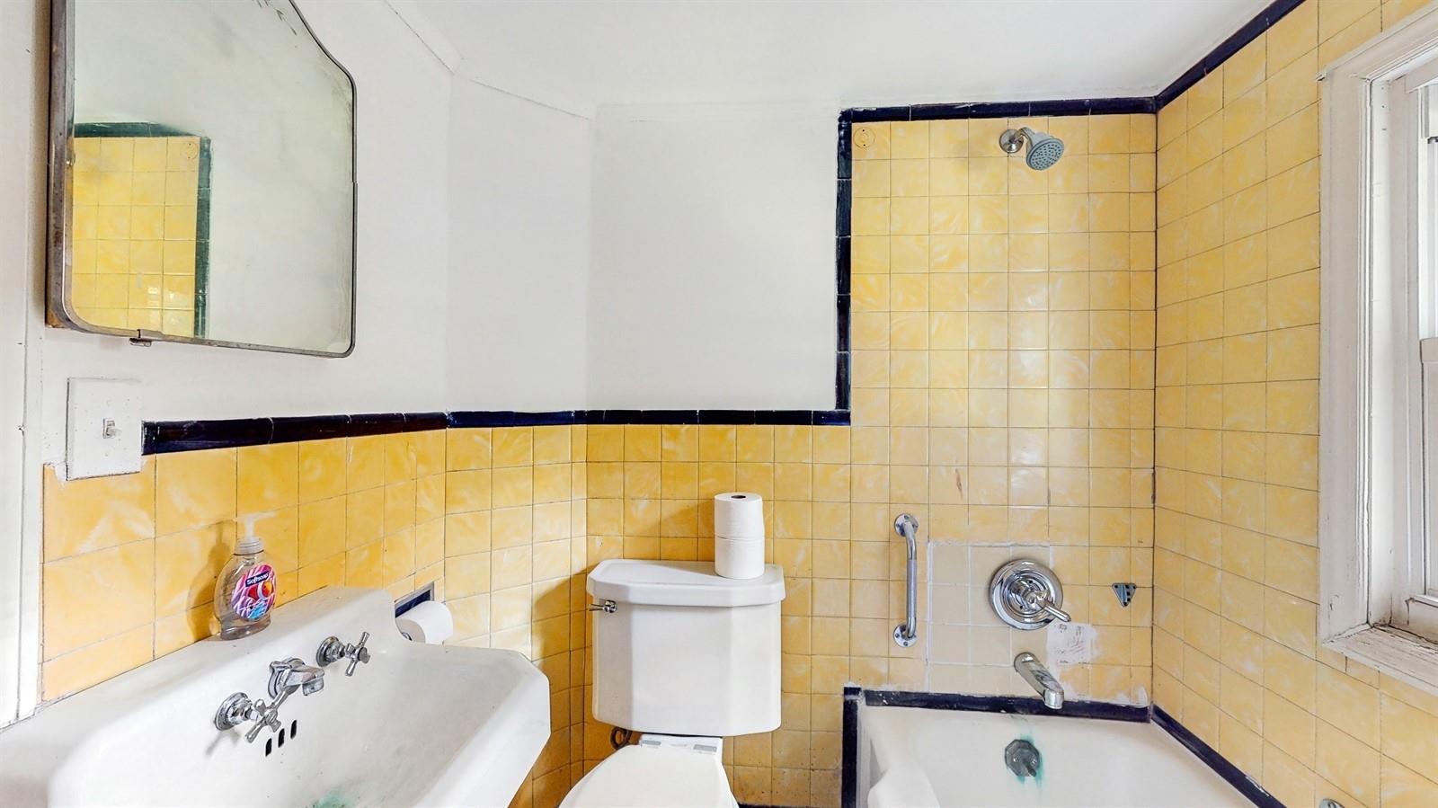 #19 photo, 42 Juniper Hill Road, White Plains , NY 10607