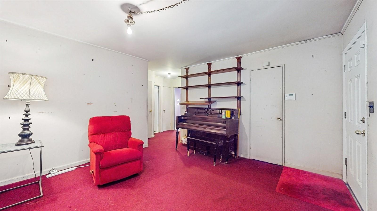 #4 photo, 42 Juniper Hill Road, White Plains , NY 10607