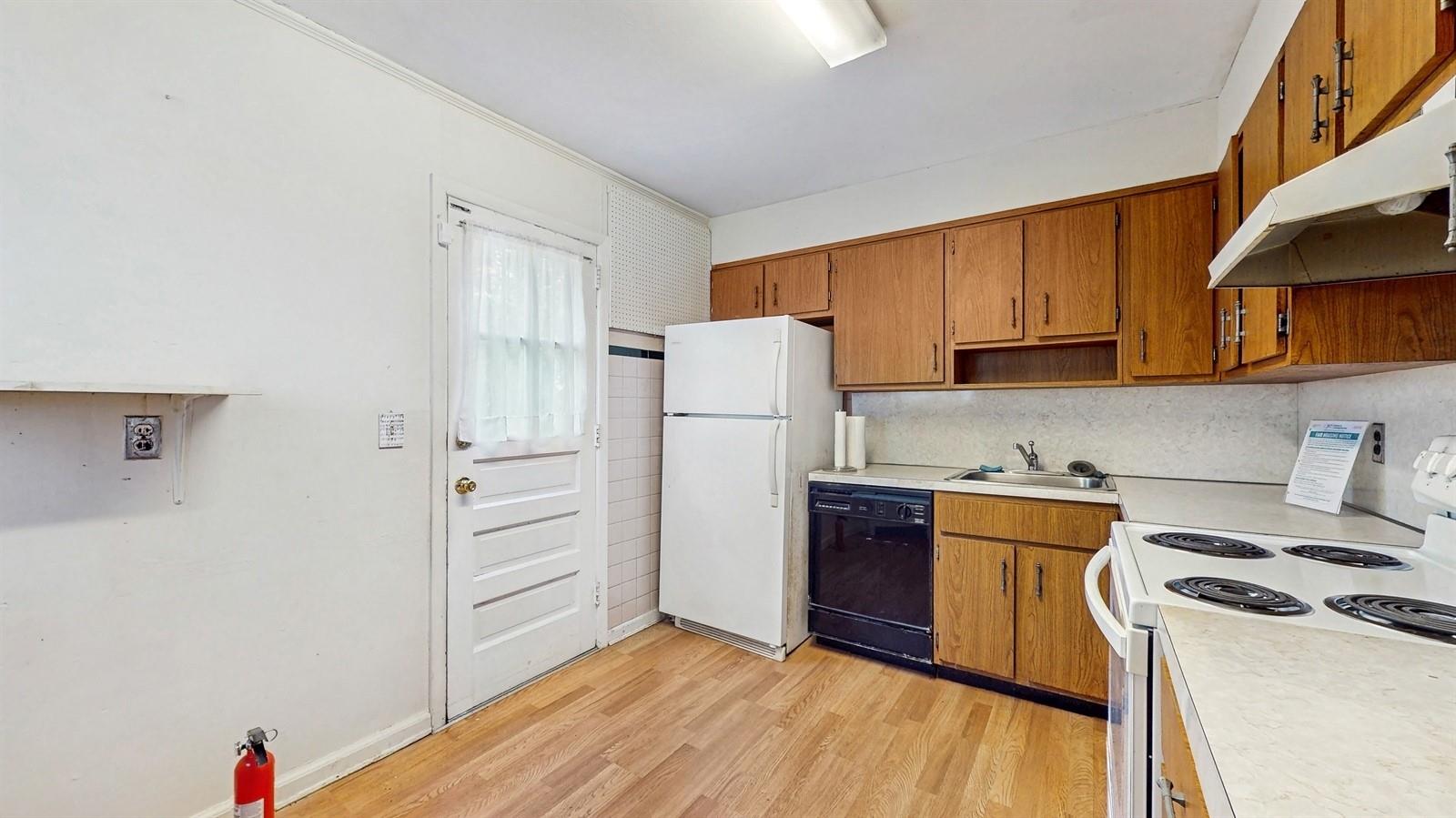 #7 photo, 42 Juniper Hill Road, White Plains , NY 10607