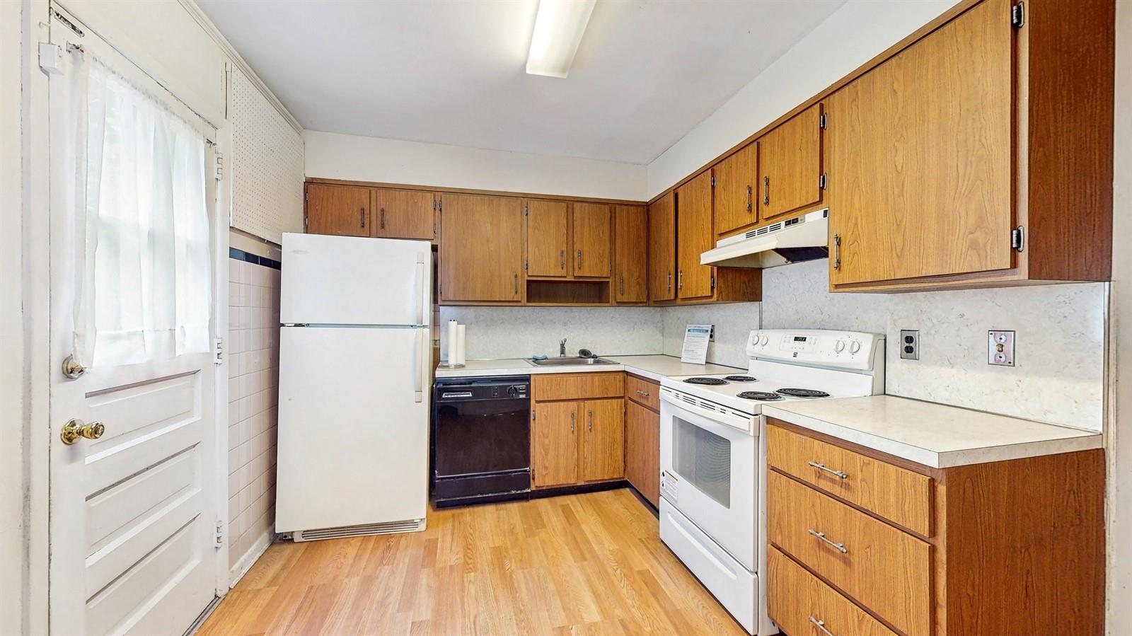 #9 photo, 42 Juniper Hill Road, White Plains , NY 10607