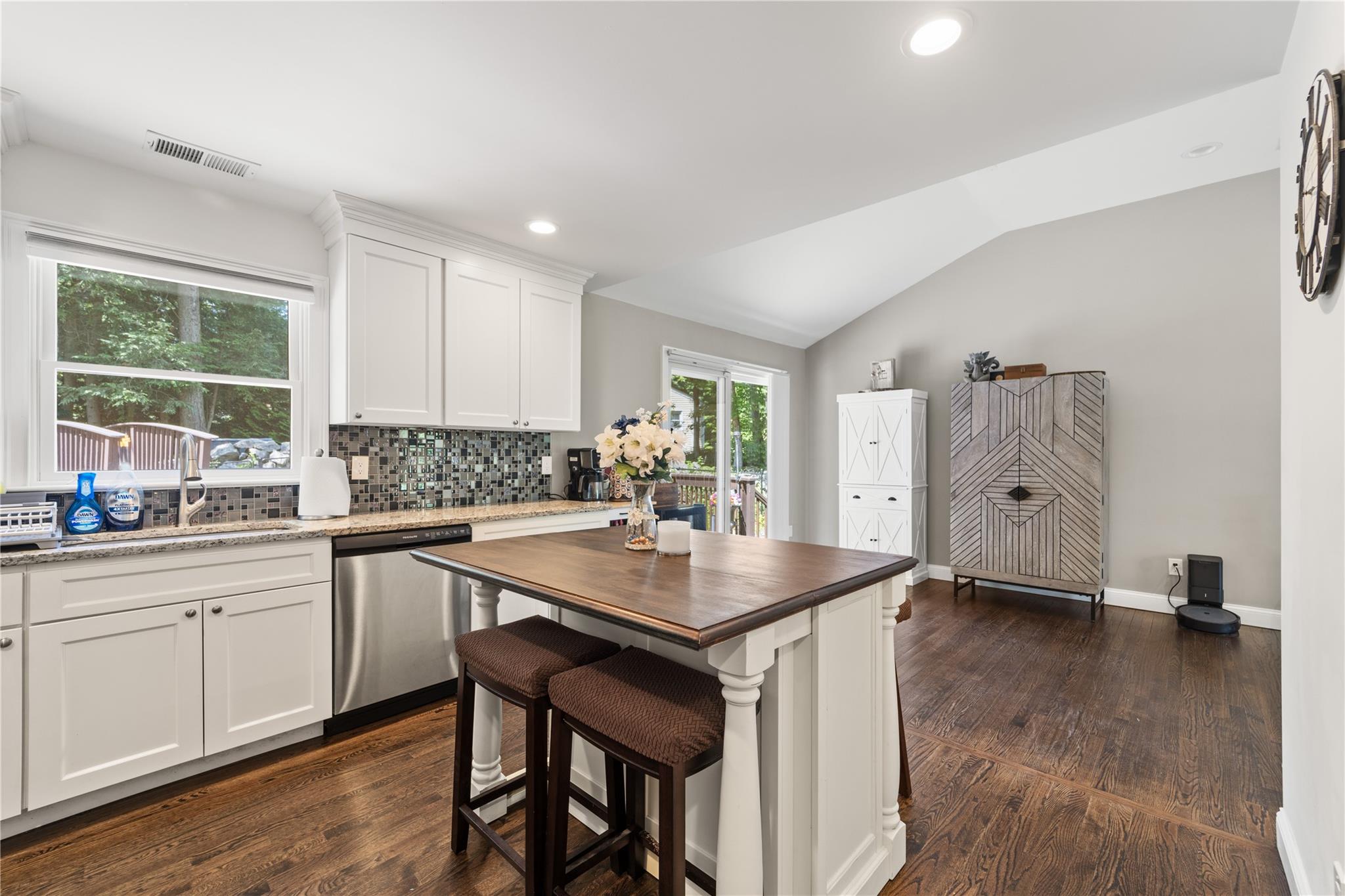 #9 photo, 581 Wood Road, 紐約州 Mahopac , NY 10541