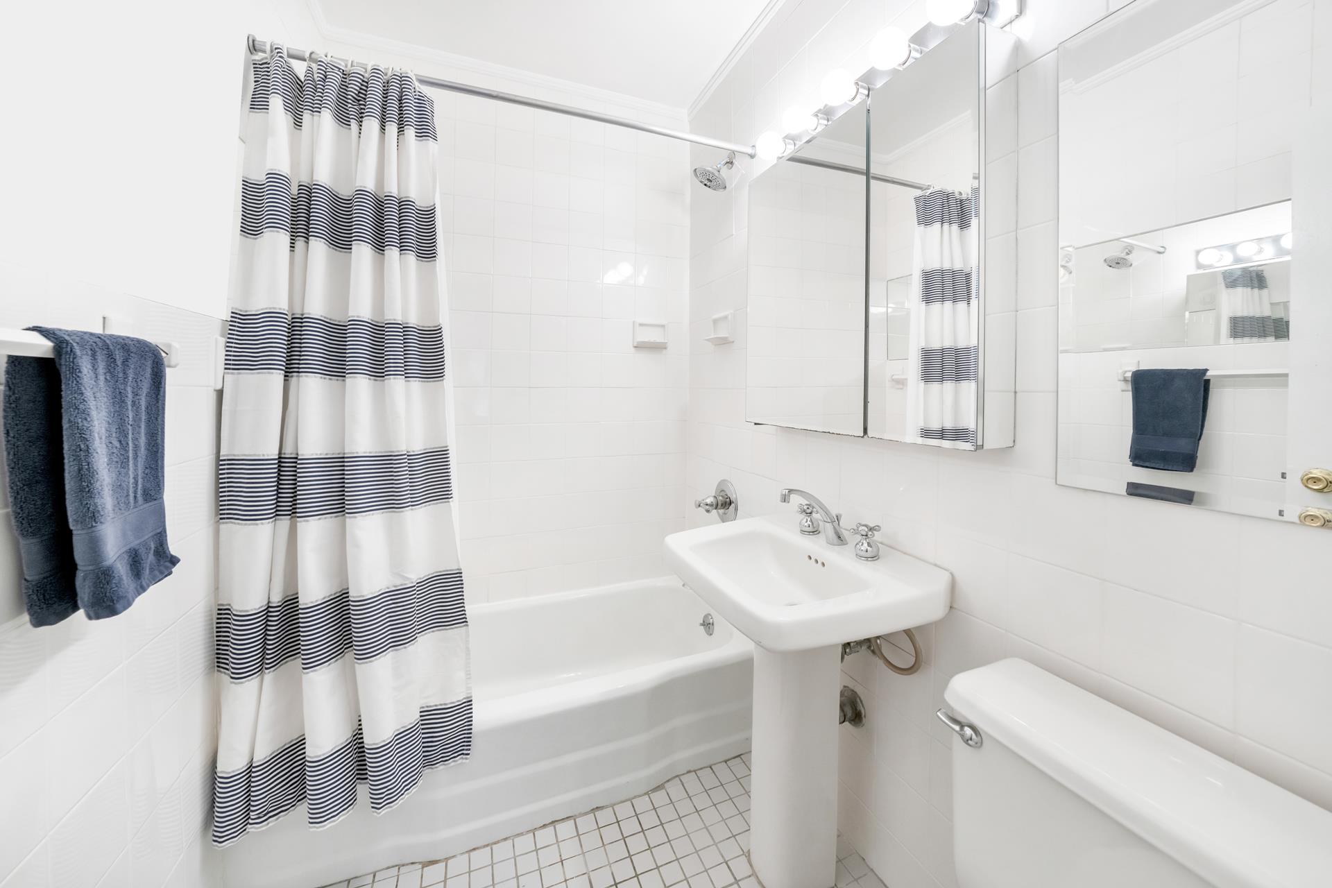 #5 photo, 308 W 103RD Street, マンハッタン Upper West Side , NY 10025