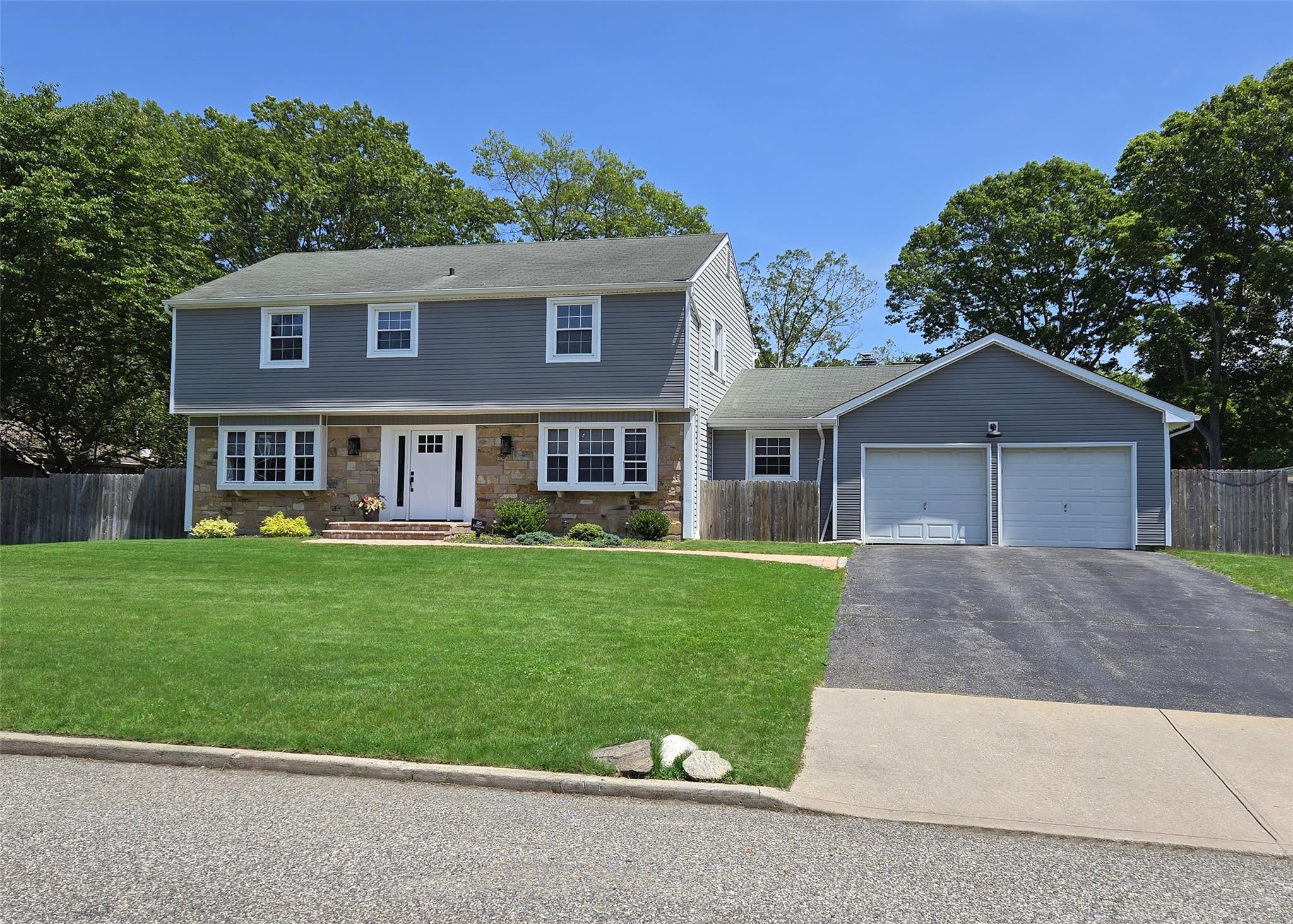 #1 photo, 71 Strathmore Village Drive, 東長島 South Setauket , NY 11720