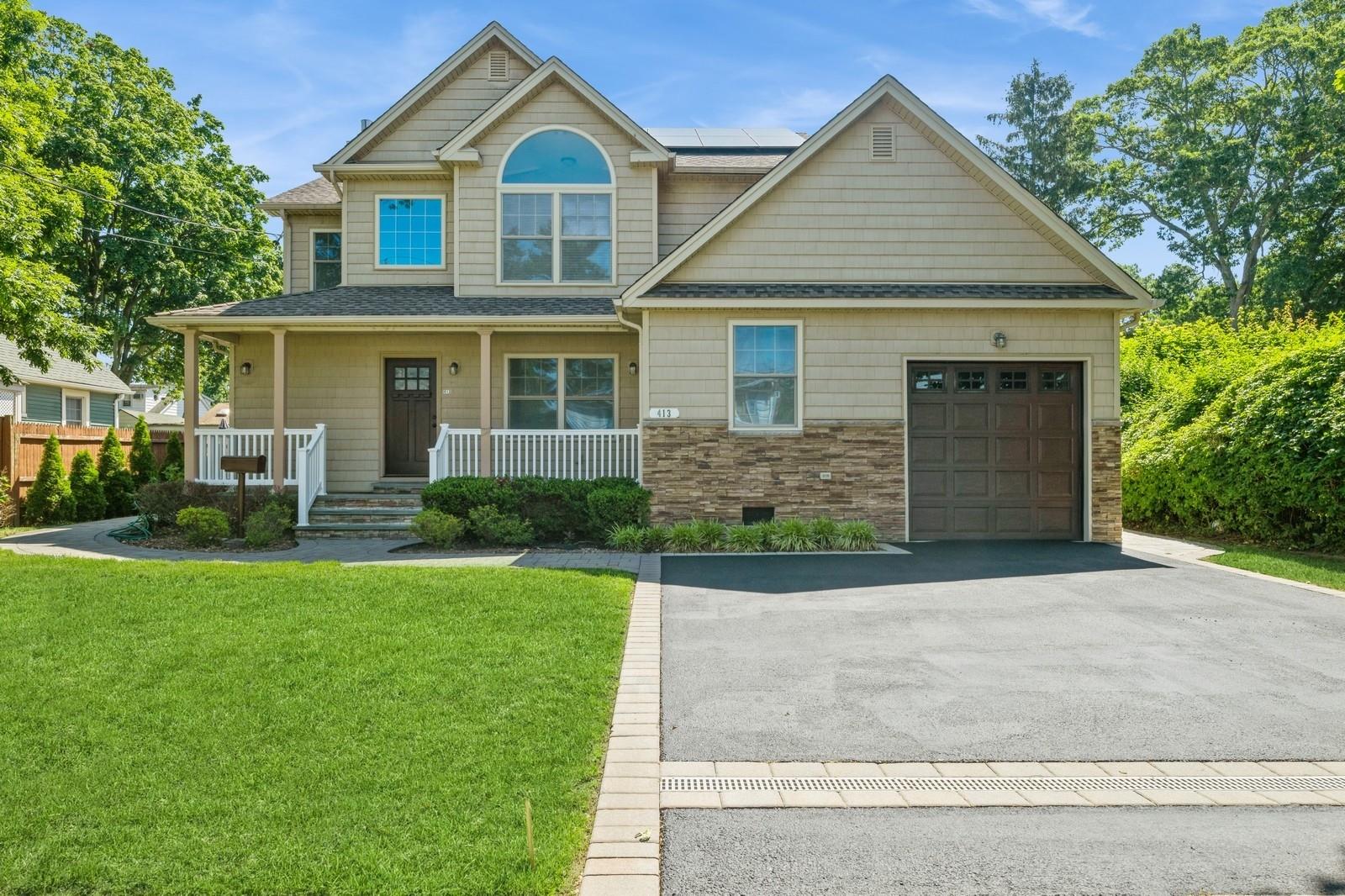 #1 photo, 413 Robyn Place, ناسو East Meadow , NY 11554