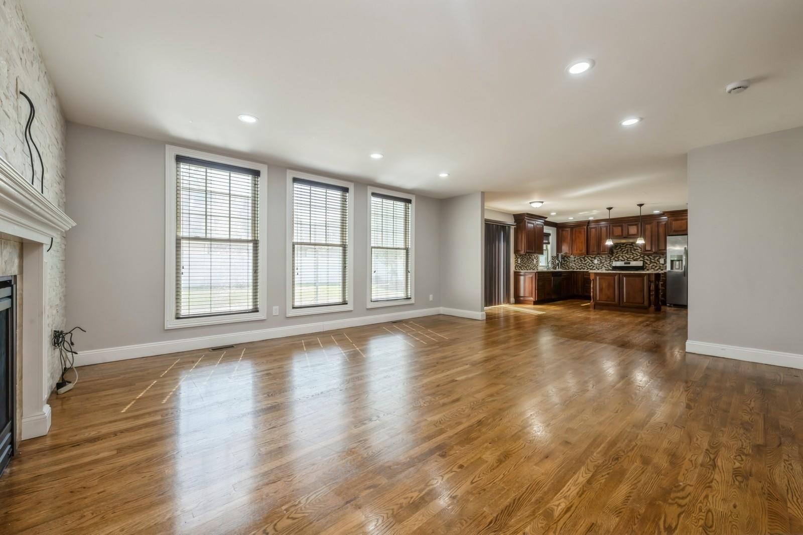 #11 photo, 413 Robyn Place, 長島 East Meadow , NY 11554