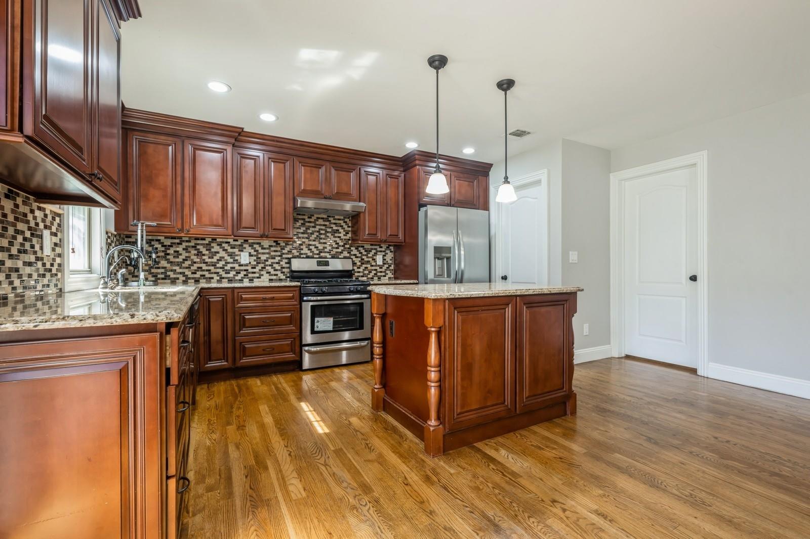 #13 photo, 413 Robyn Place, 長島 East Meadow , NY 11554