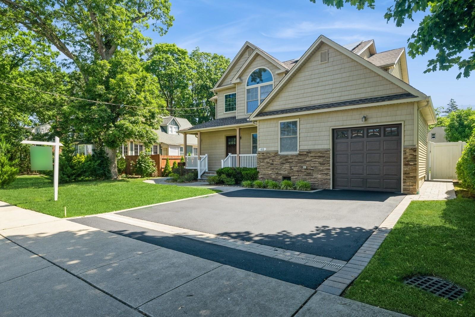 #2 photo, 413 Robyn Place, 長島 East Meadow , NY 11554