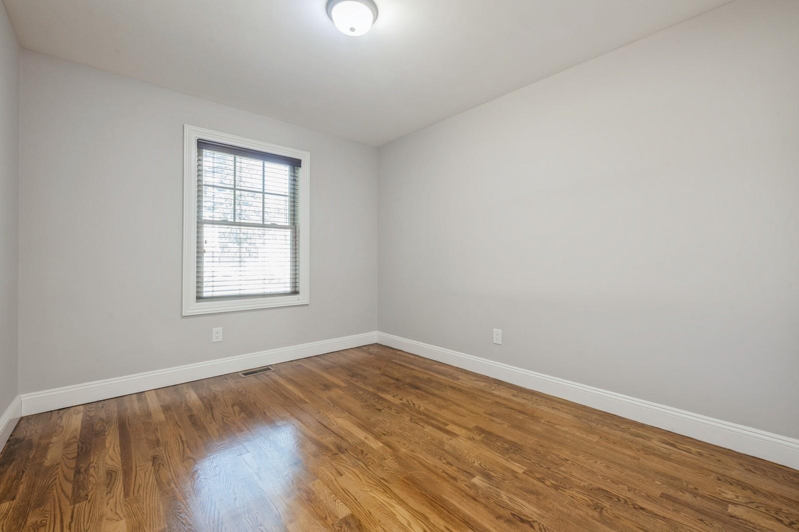 #20 photo, 413 Robyn Place, 長島 East Meadow , NY 11554