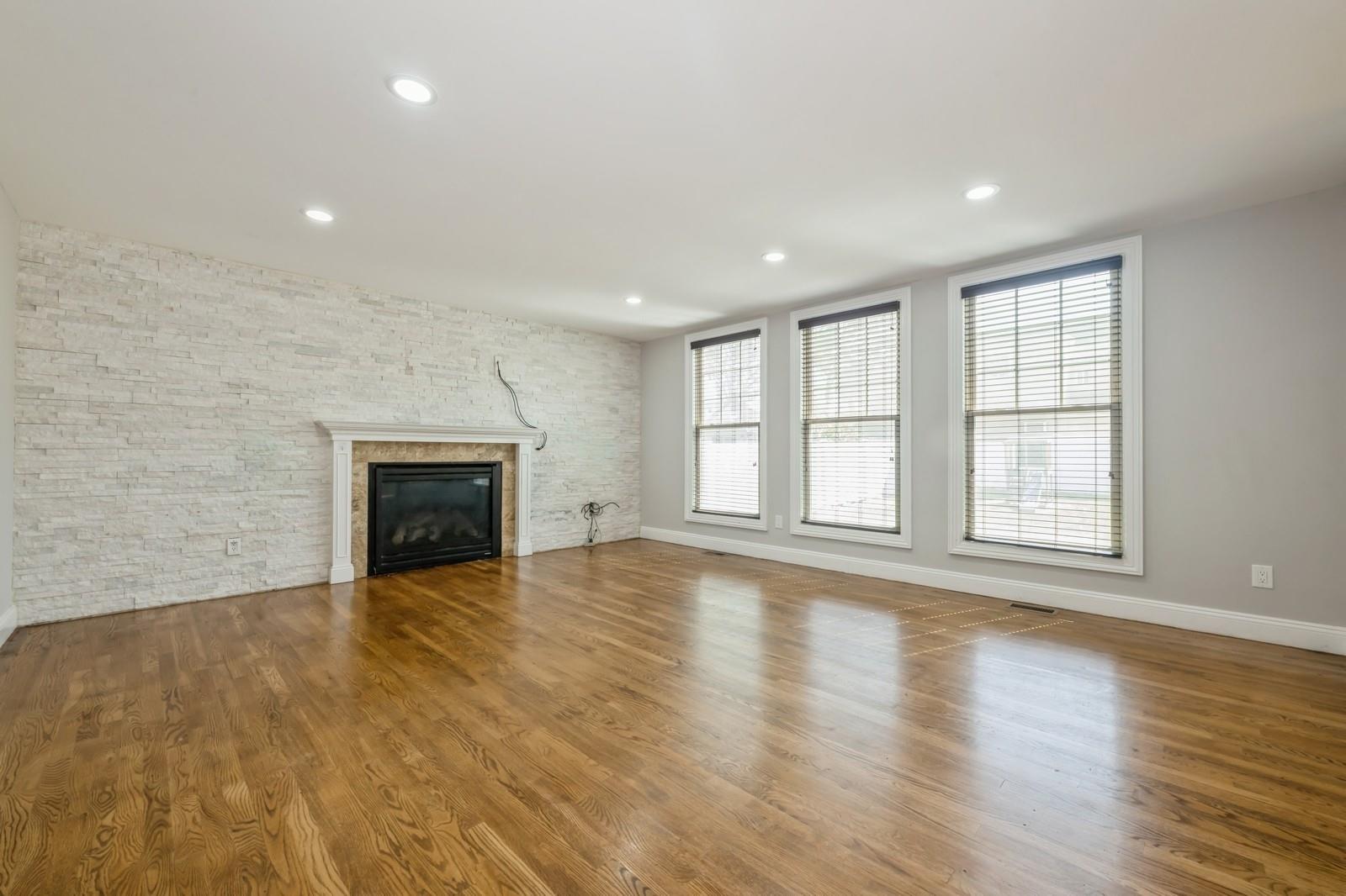 #9 photo, 413 Robyn Place, 長島 East Meadow , NY 11554