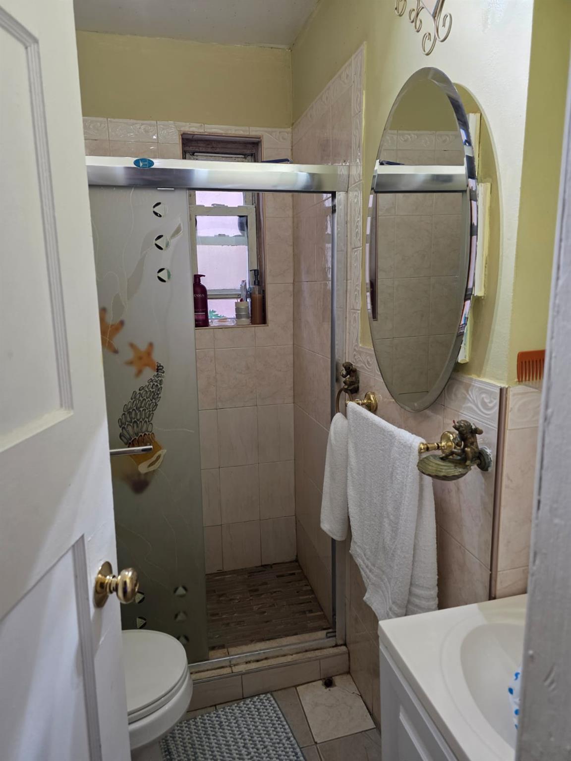 #19 photo, 3318 104th Street, Corona , NY 11368