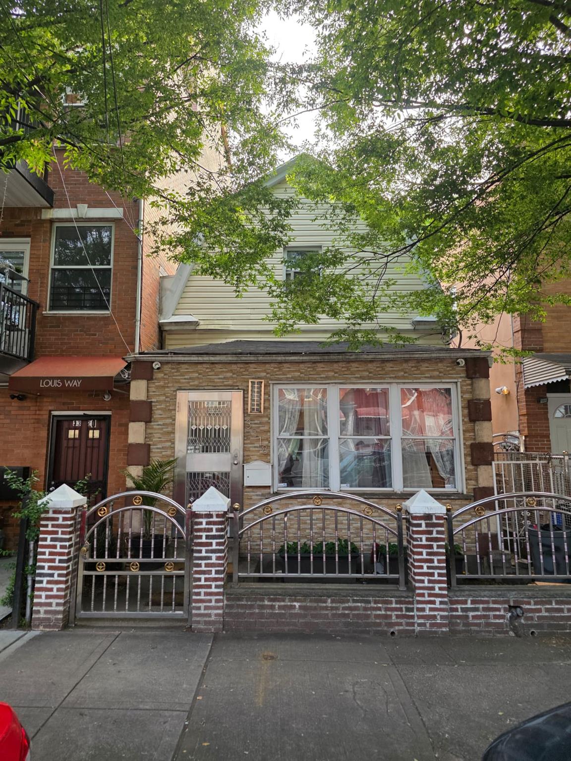 #9 photo, 3318 104th Street, Corona , NY 11368