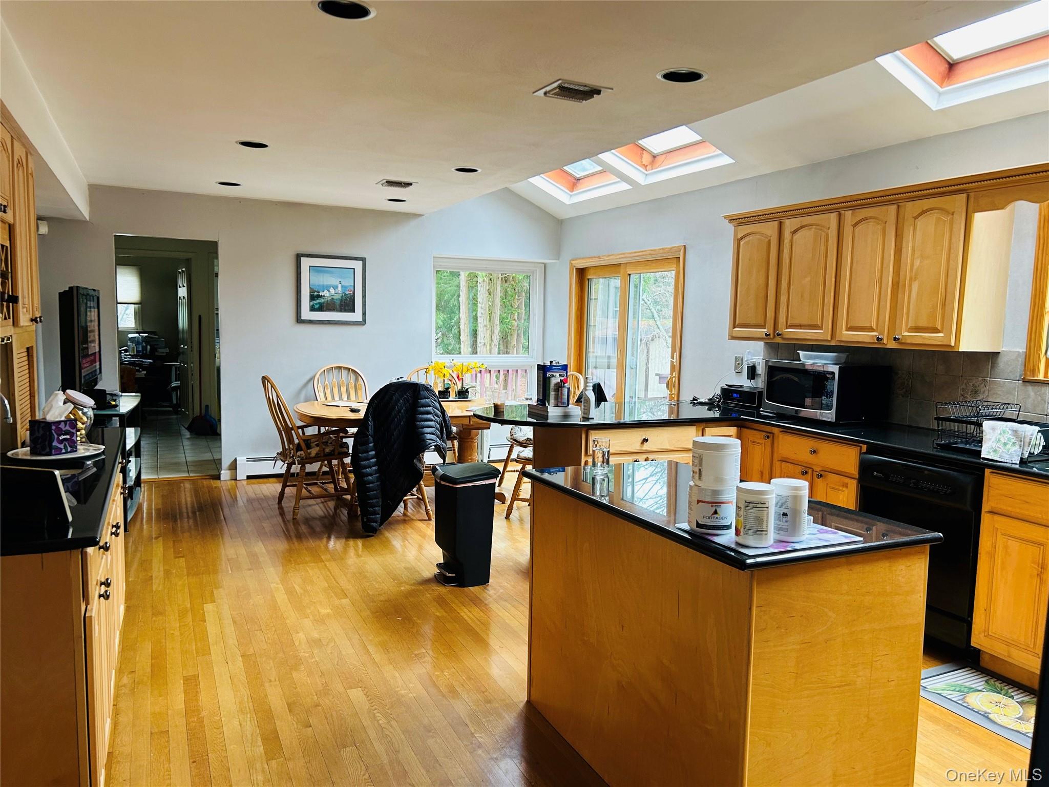 #5 photo, 6 Cedarfield Terrace, サフォーク郡 Saint James , NY 11780