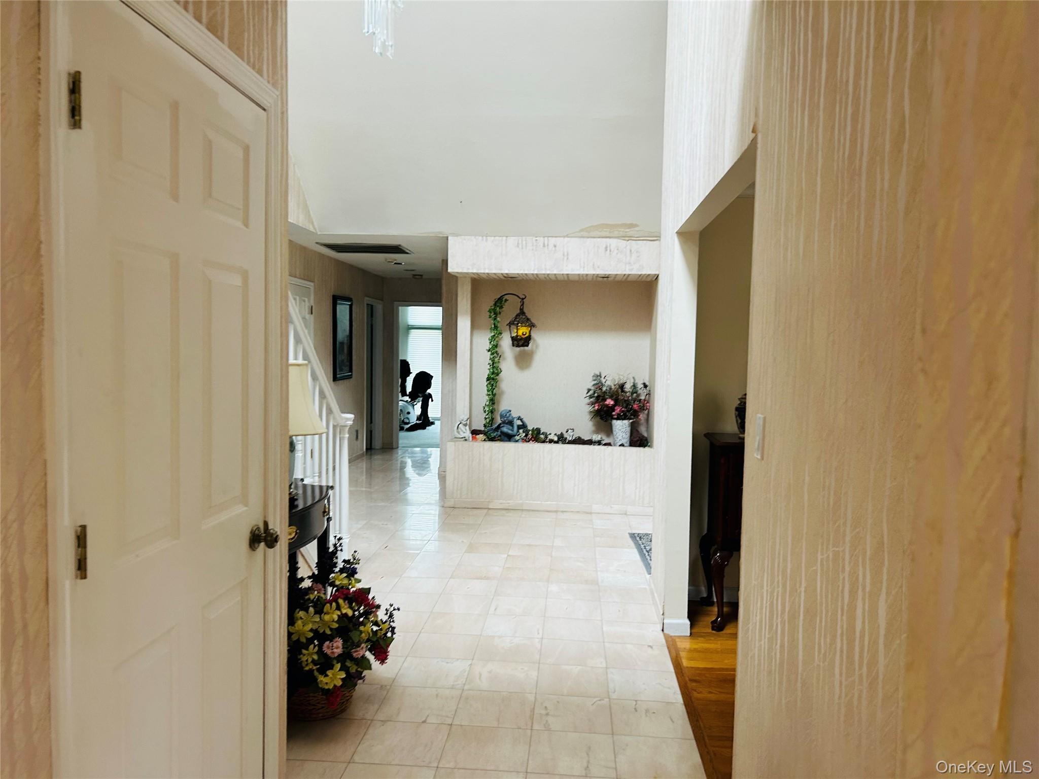 #8 photo, 6 Cedarfield Terrace, サフォーク郡 Saint James , NY 11780