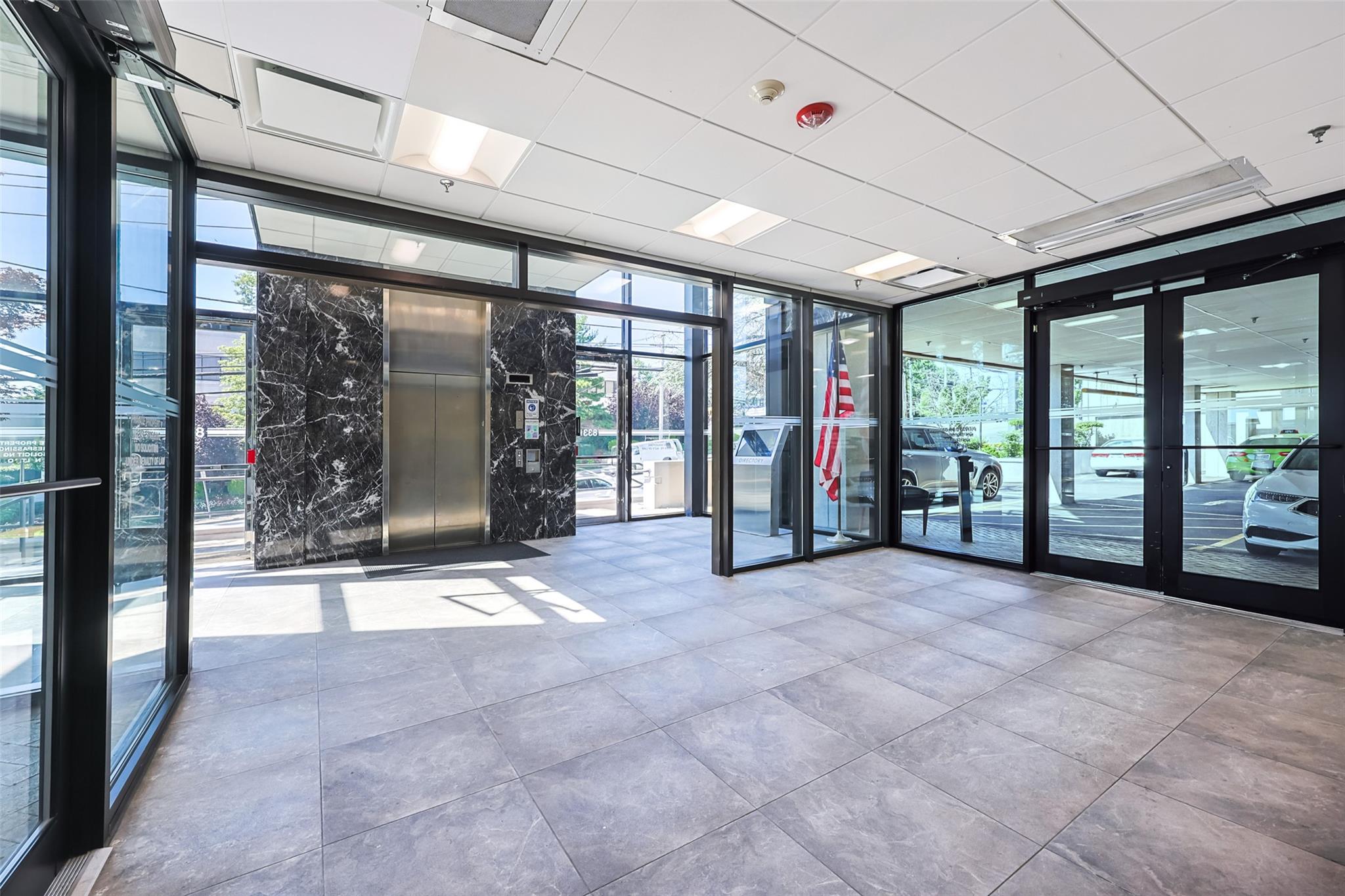 #15 photo, 833 Northern Blvd Great Neck, ナッソー郡 Great Neck , NY 11021