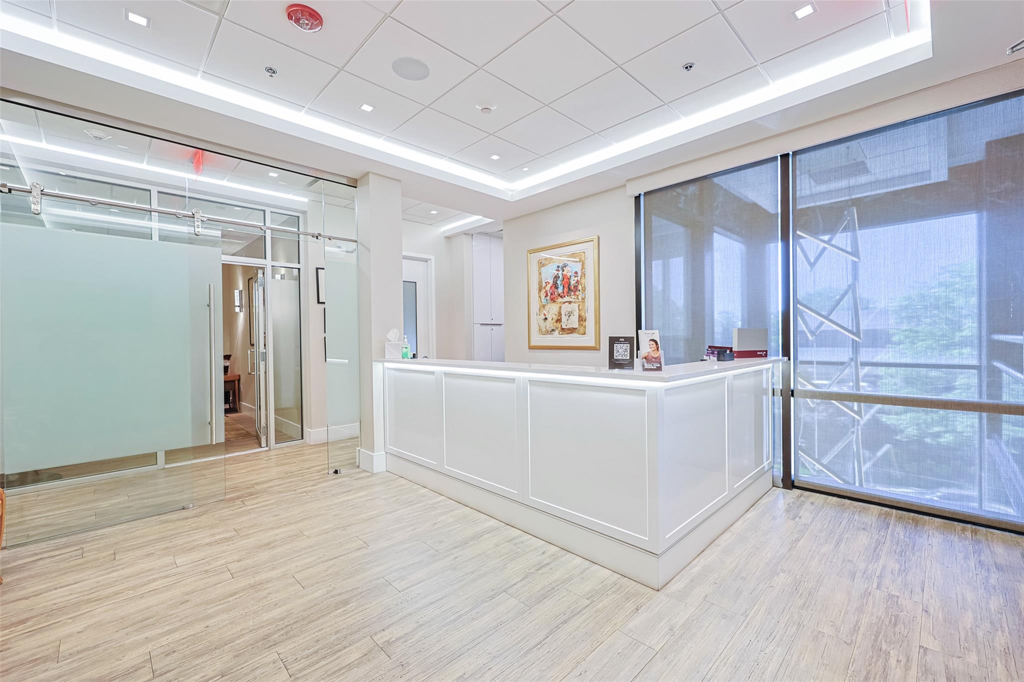 #2 photo, 833 Northern Blvd Great Neck, ナッソー郡 Great Neck , NY 11021