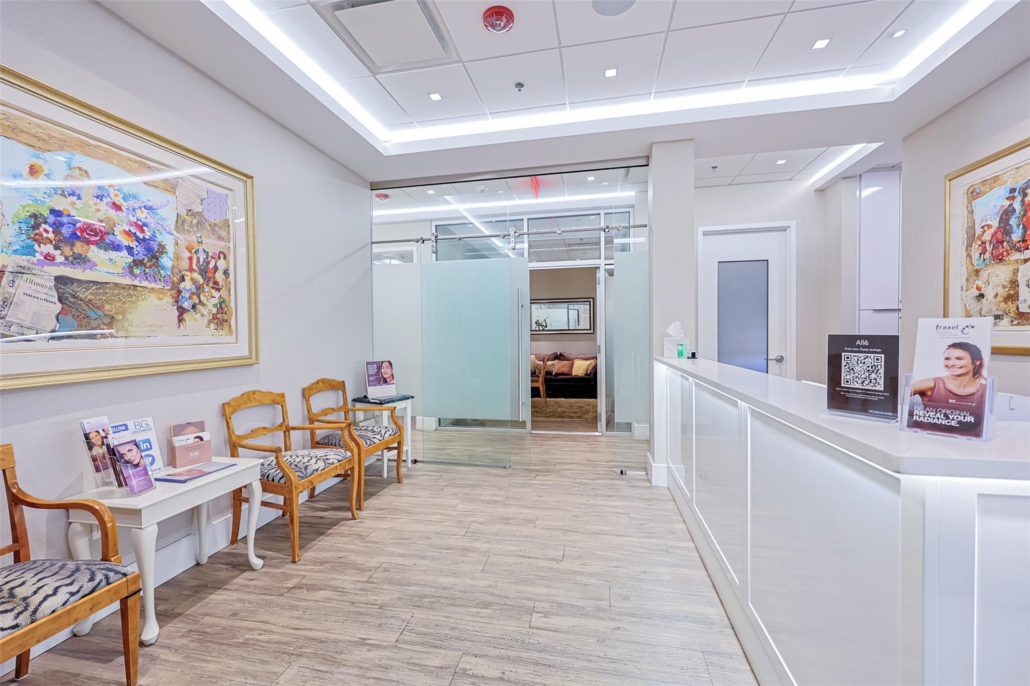 #3 photo, 833 Northern Blvd Great Neck, ナッソー郡 Great Neck , NY 11021