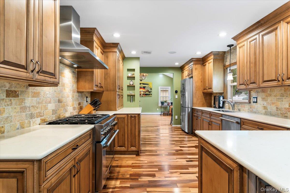 #12 photo, 50 Towne Street, サフォーク郡 Amityville , NY 11701