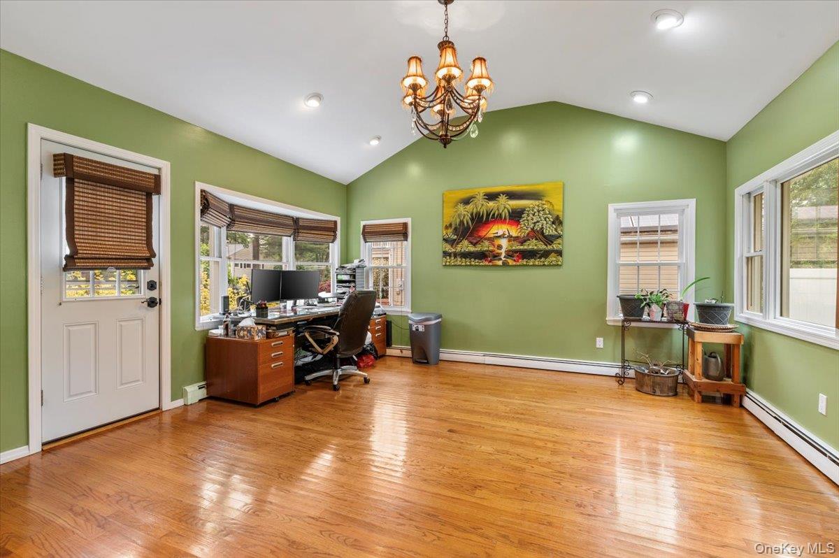 #17 photo, 50 Towne Street, サフォーク郡 Amityville , NY 11701