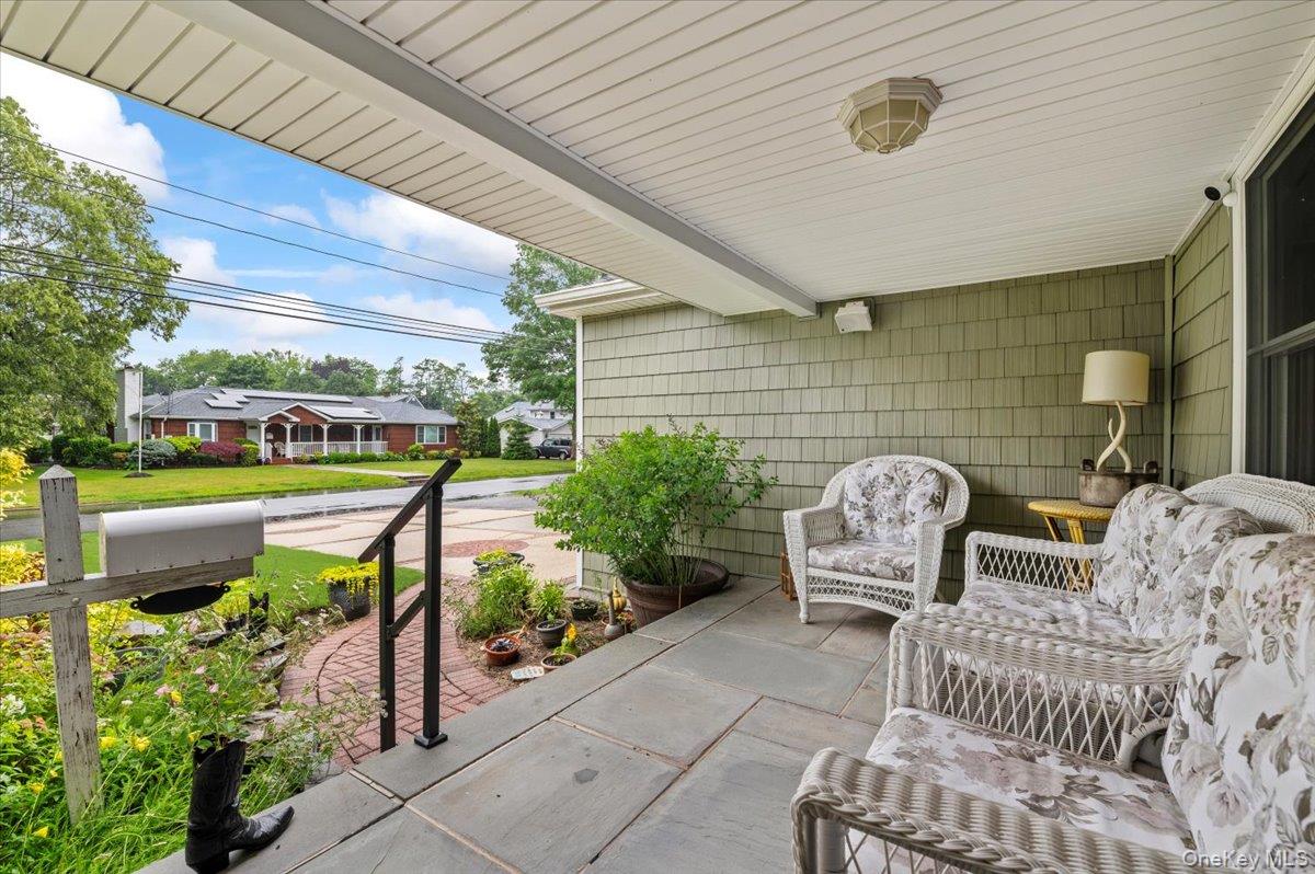 #4 photo, 50 Towne Street, サフォーク郡 Amityville , NY 11701