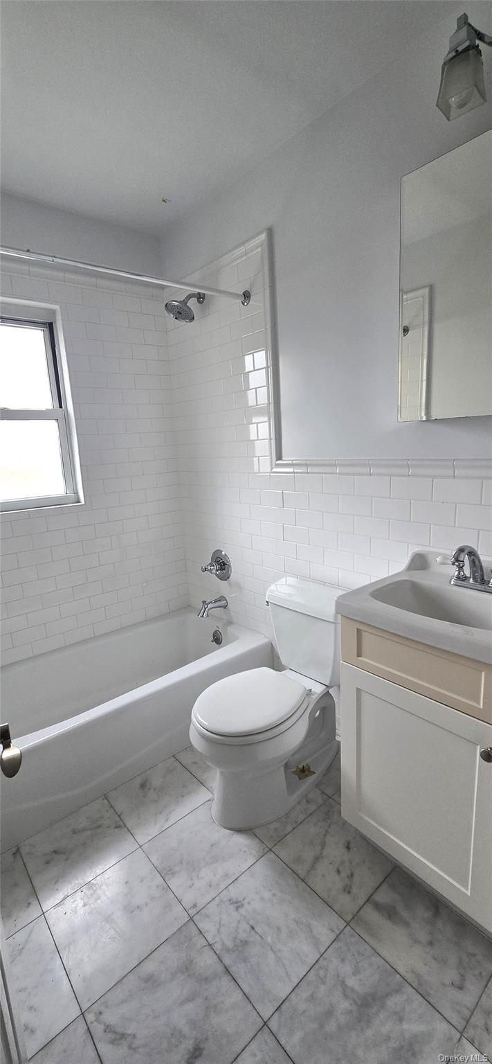 #10 photo, 16 August Avenue, ناسو Bayville , NY 11709