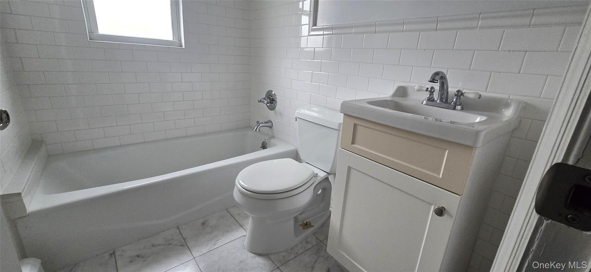 #12 photo, 16 August Avenue, ناسو Bayville , NY 11709