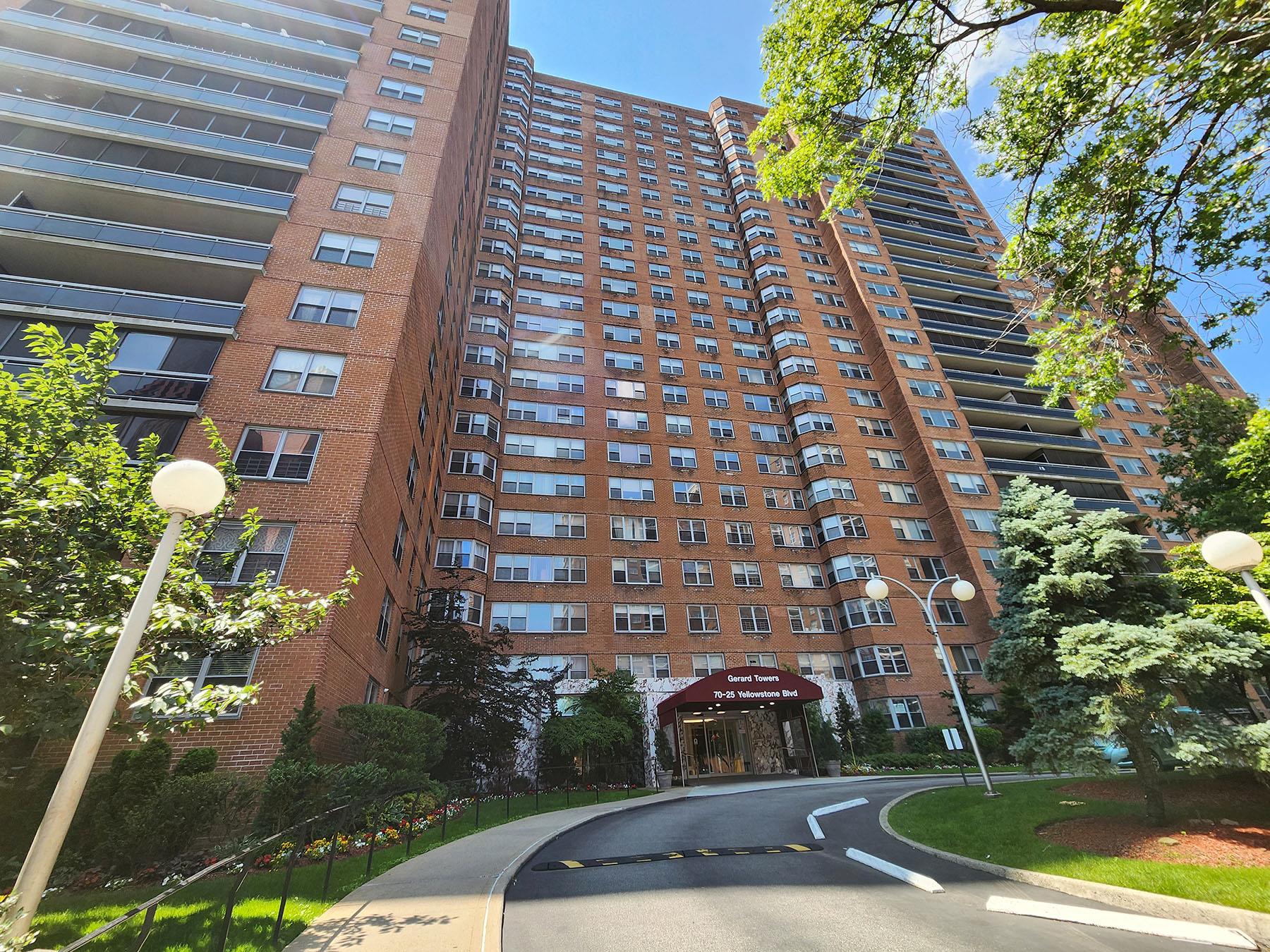 #1 photo, 70-25 Yellowstone Boulevard, كوينز Forest Hills , NY 11375
