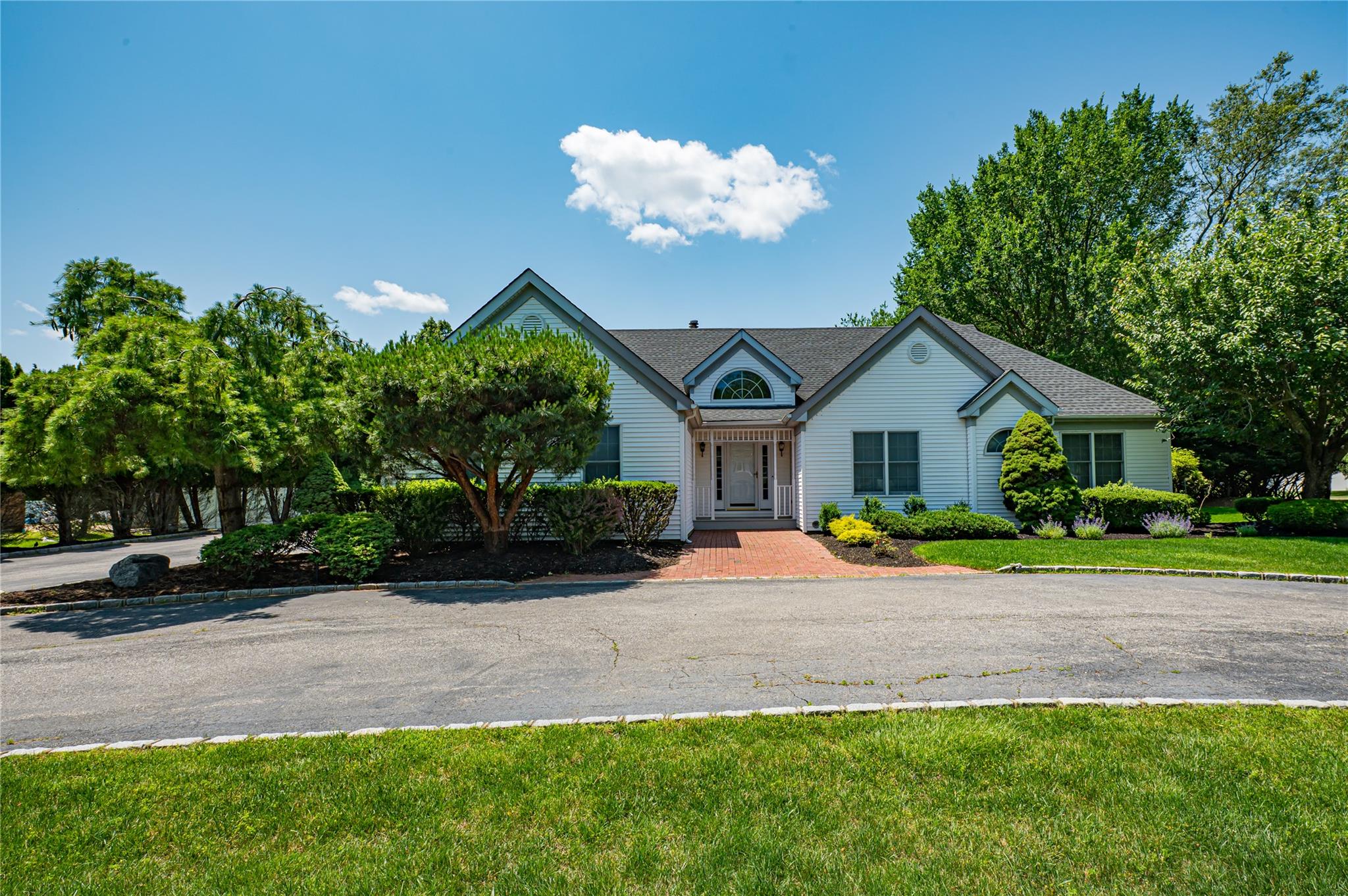 #1 photo, 31 Elderwood Drive, Saint James , NY 11780