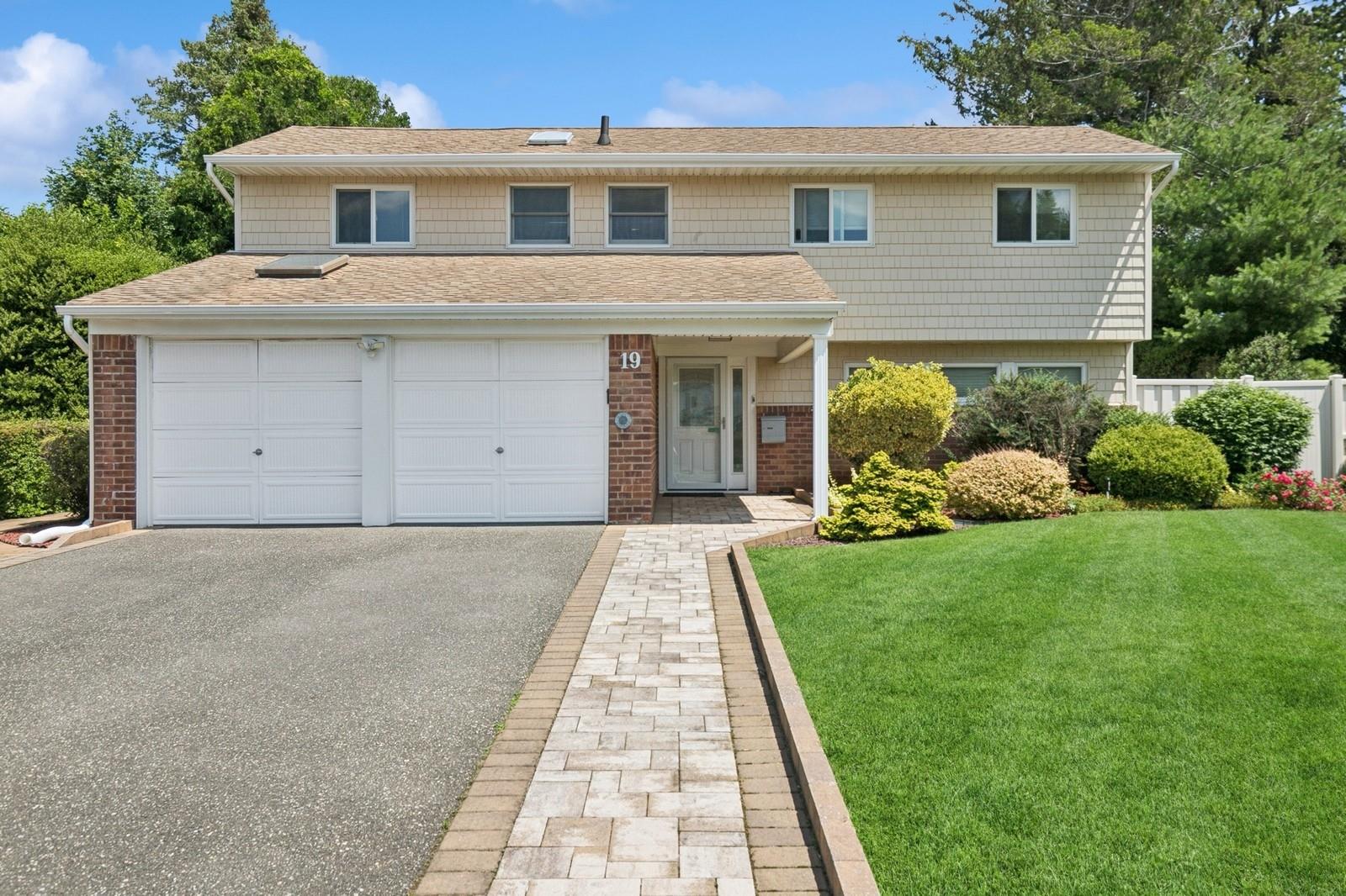 #1 photo, 19 Evelyn Road, ناسو Plainview , NY 11803