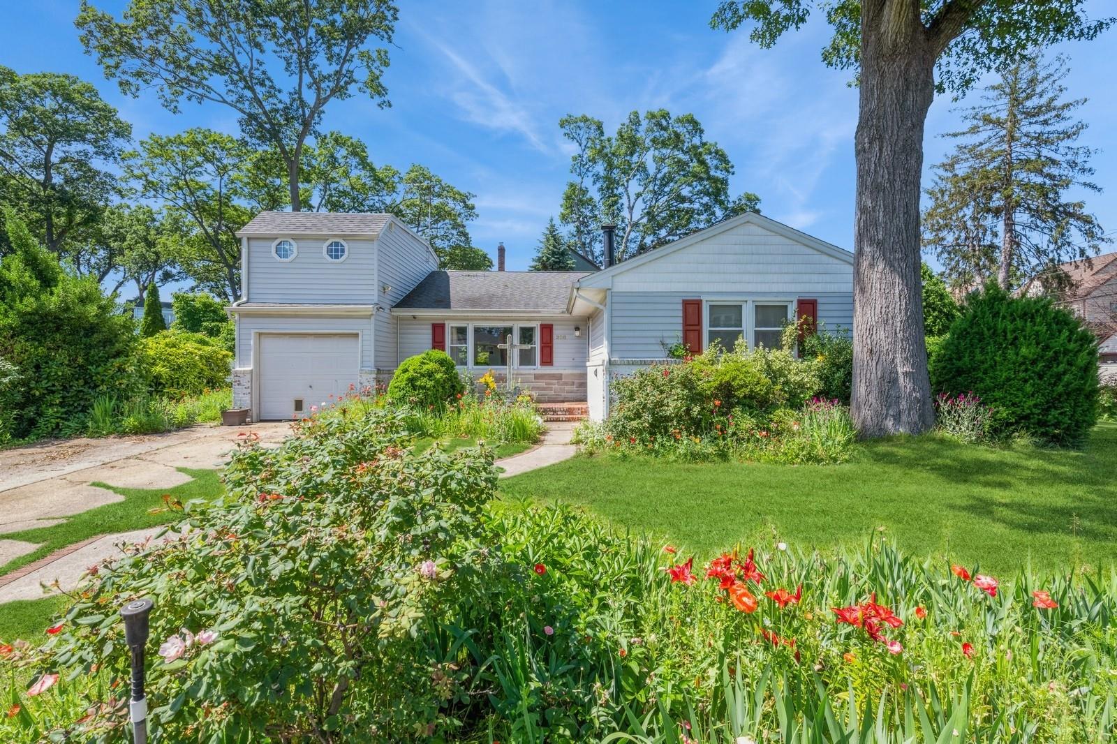 #1 photo, 306 Garfield Avenue, 長島 West Hempstead , NY 11552