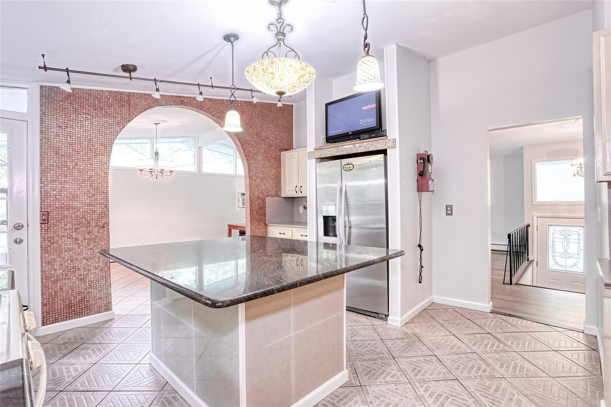 #11 photo, 28 Robin Hood Road, Montebello , NY 10901