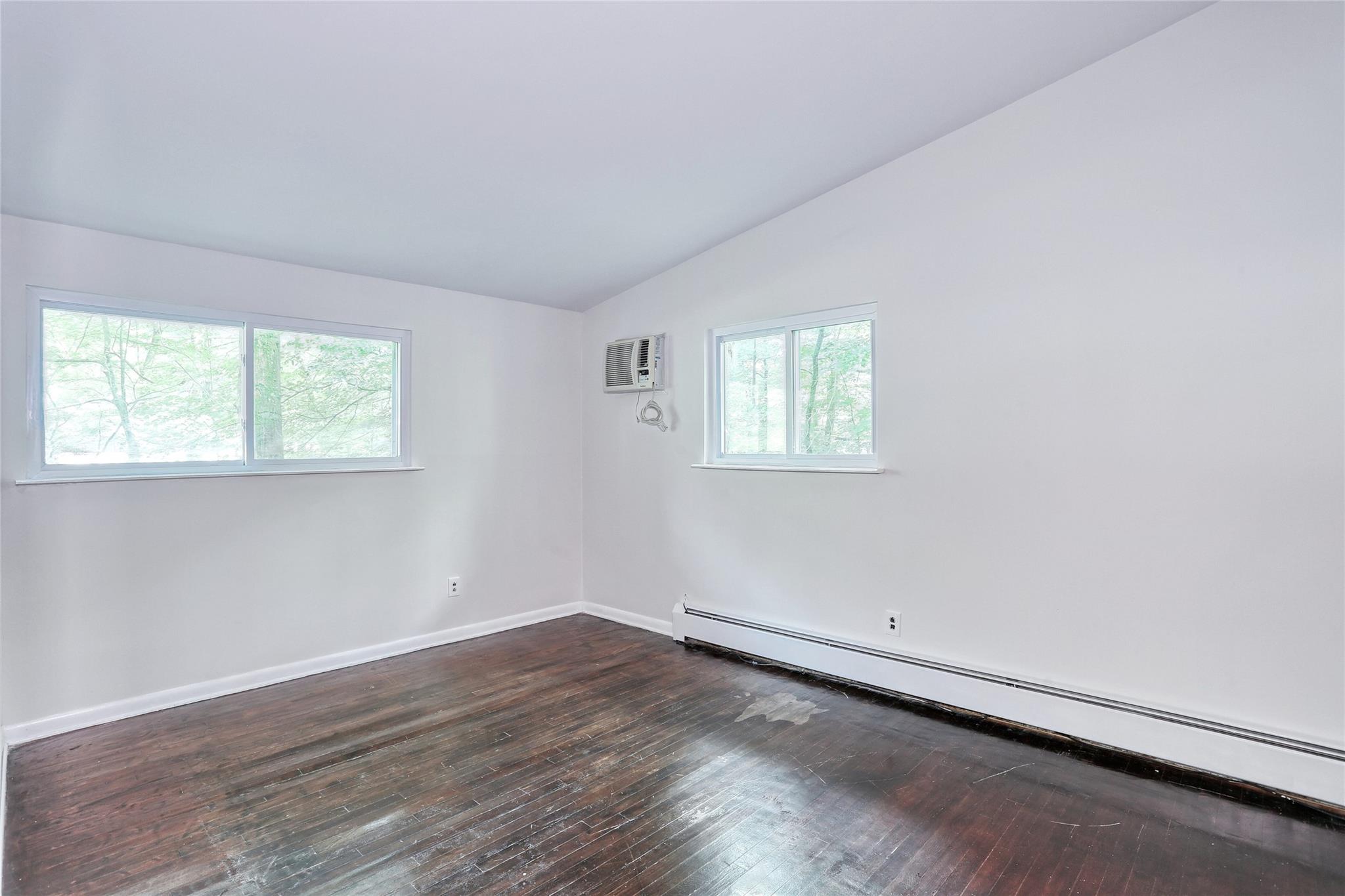 #14 photo, 28 Robin Hood Road, Montebello , NY 10901