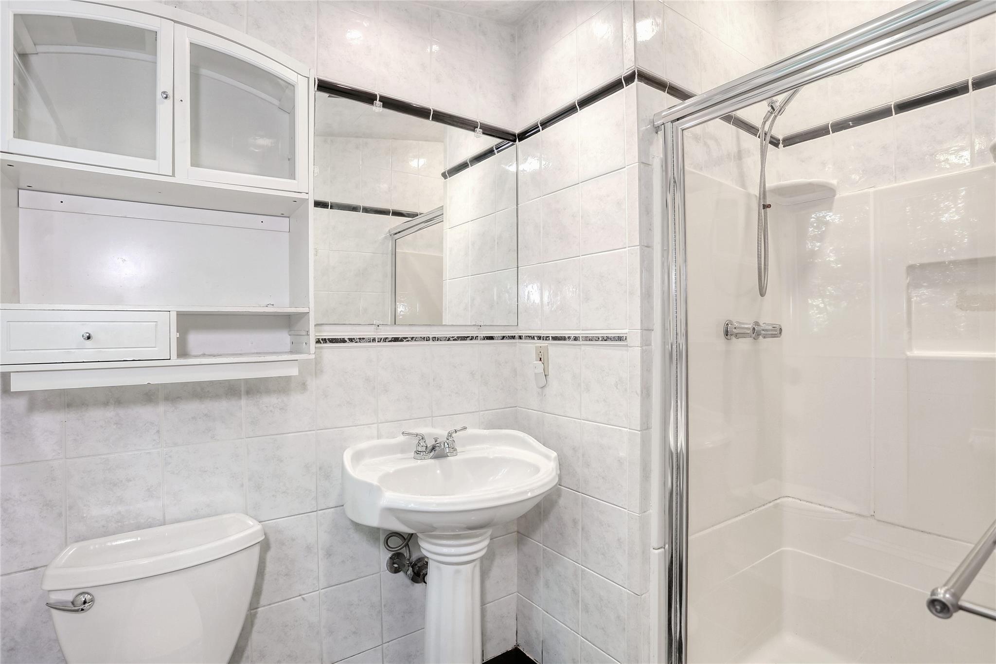 #16 photo, 28 Robin Hood Road, Montebello , NY 10901