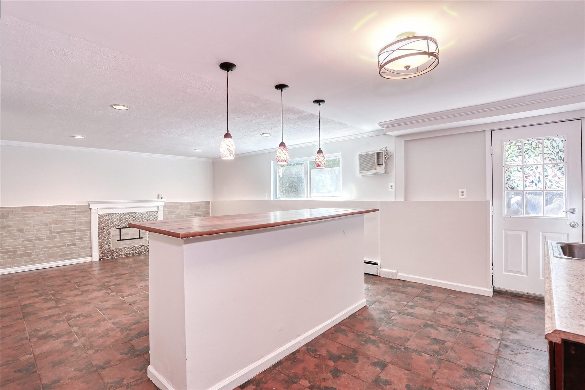 #19 photo, 28 Robin Hood Road, Montebello , NY 10901