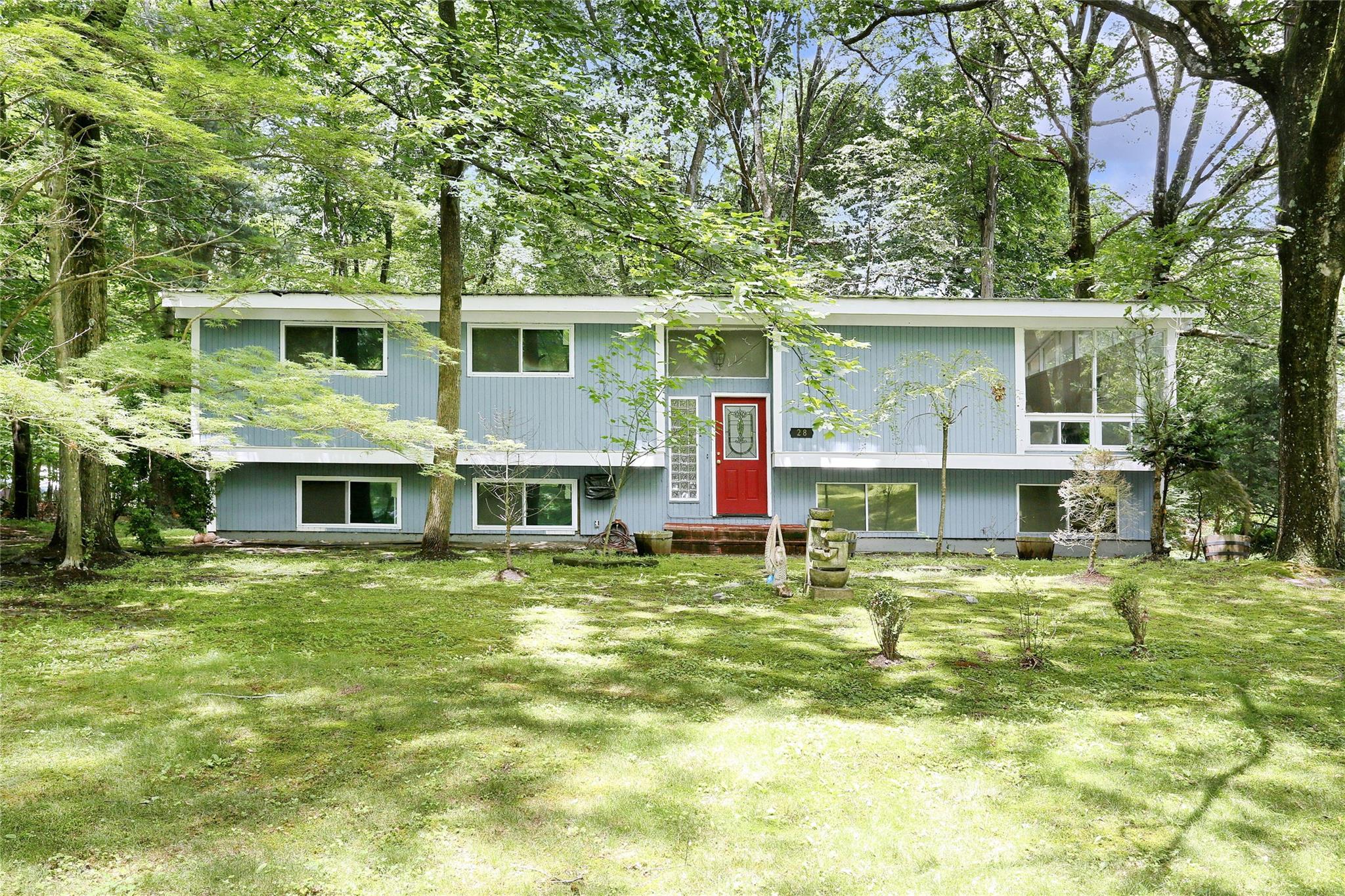 #2 photo, 28 Robin Hood Road, Montebello , NY 10901