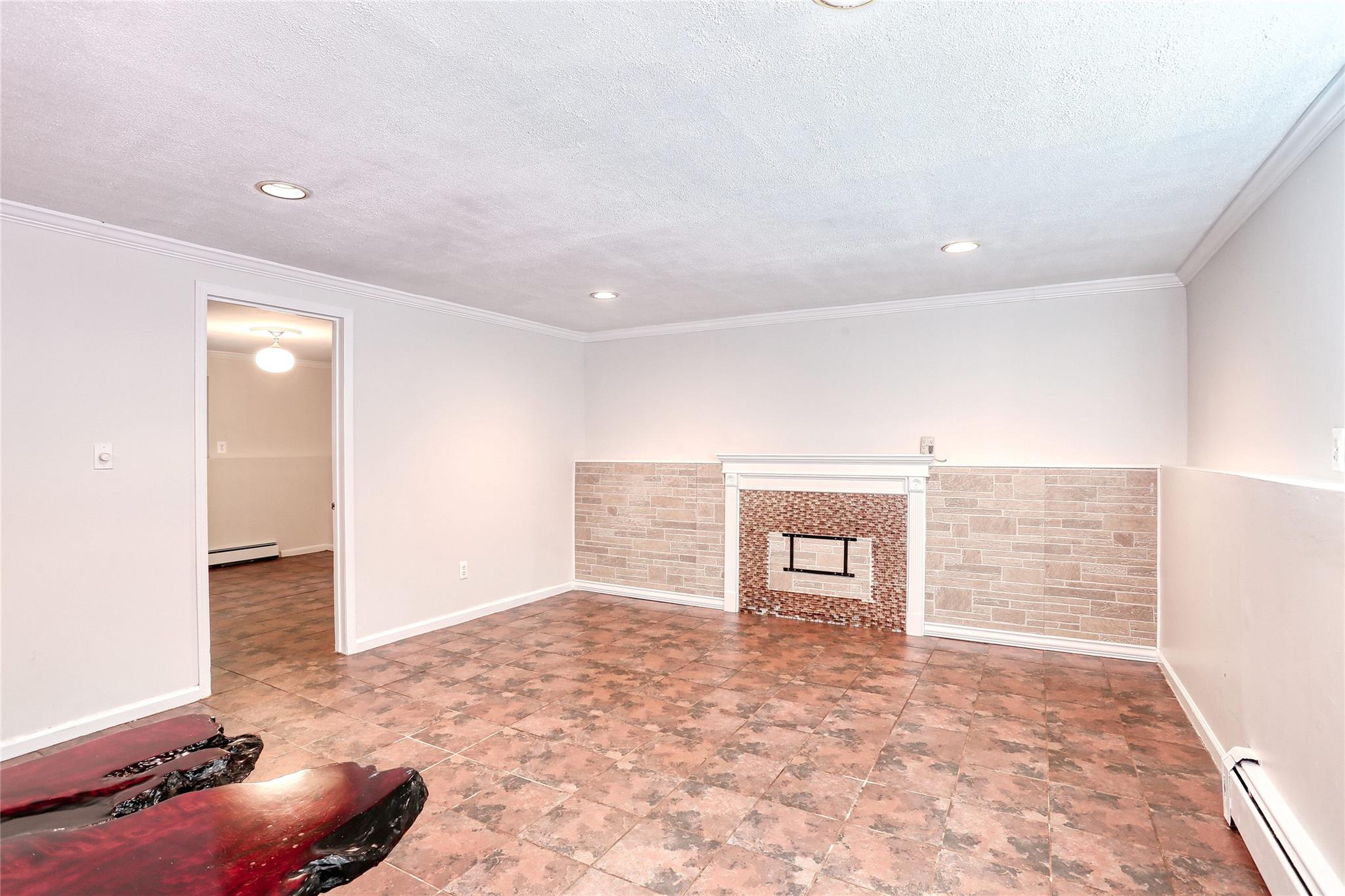 #20 photo, 28 Robin Hood Road, Montebello , NY 10901