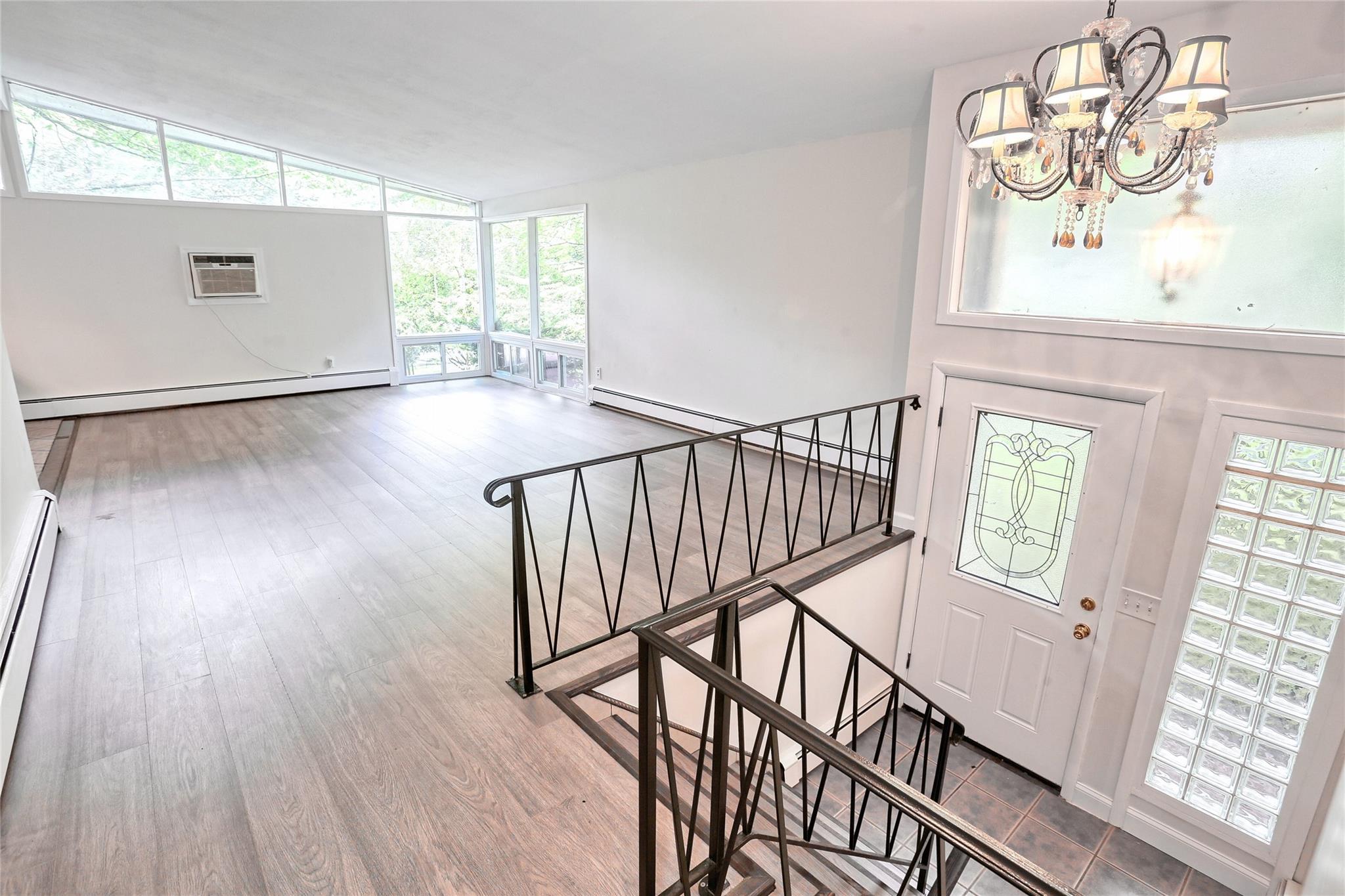 #4 photo, 28 Robin Hood Road, Montebello , NY 10901