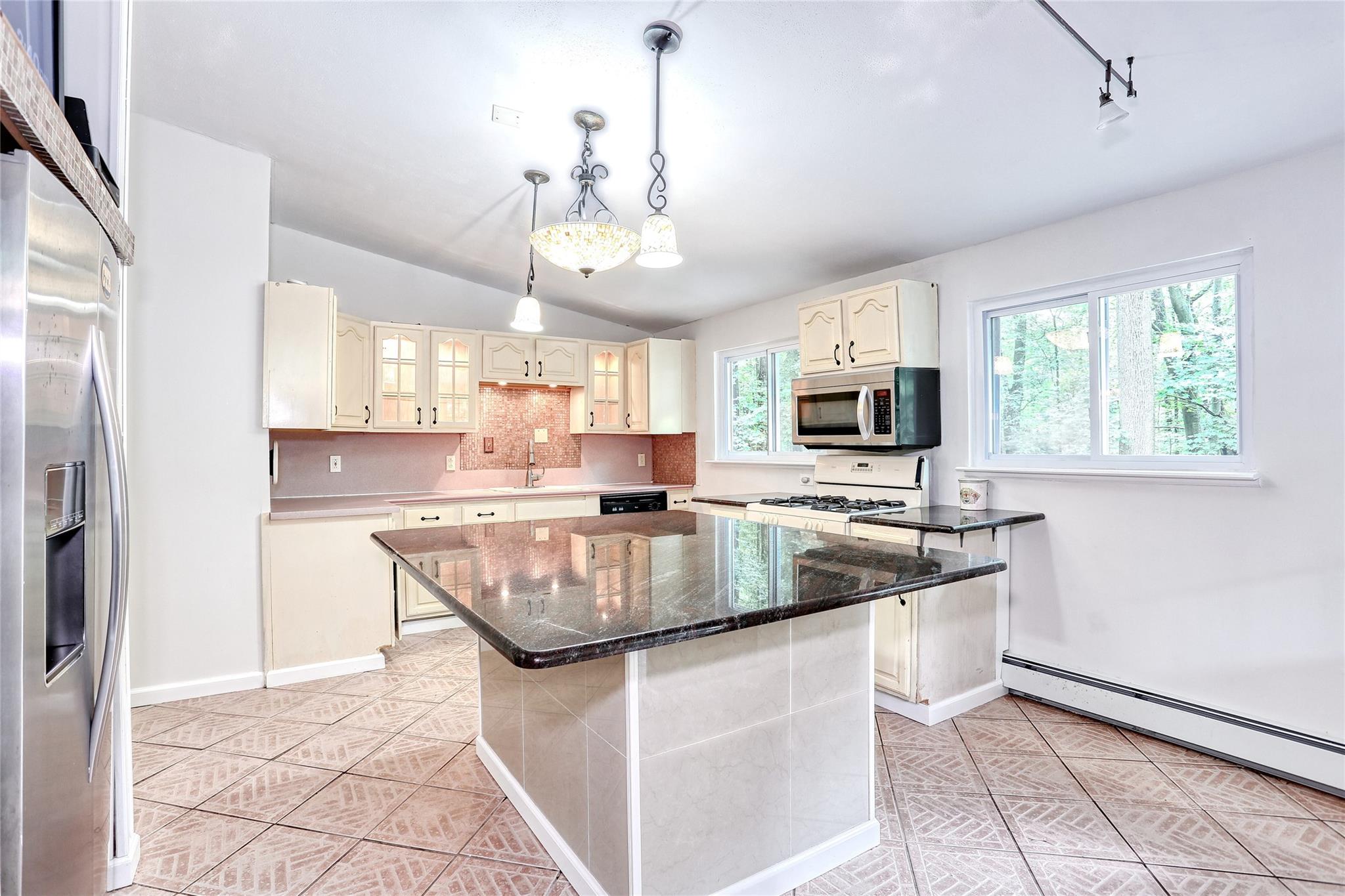 #9 photo, 28 Robin Hood Road, Montebello , NY 10901