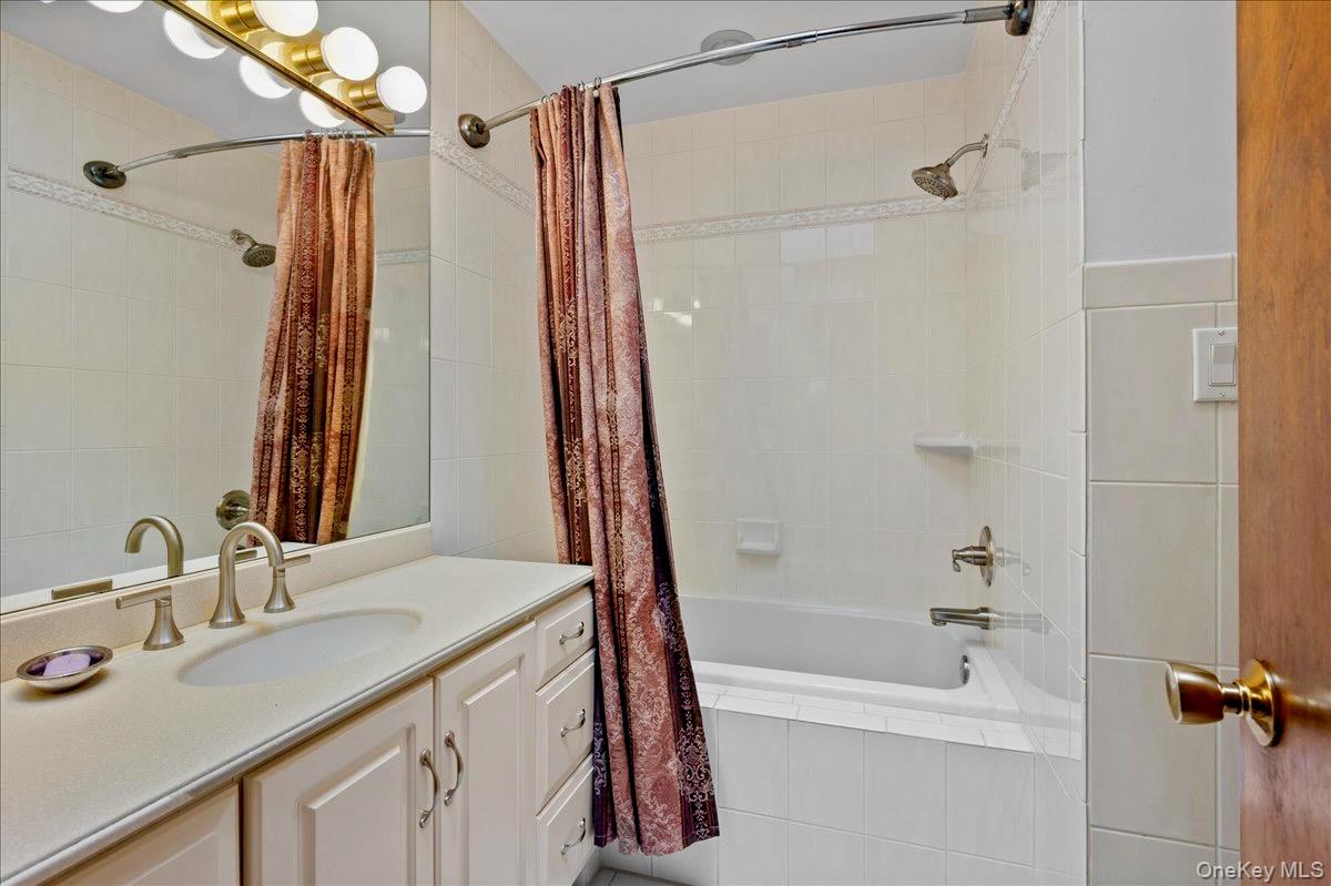 #20 photo, 205 Radcliff Drive, Nyack , NY 10960