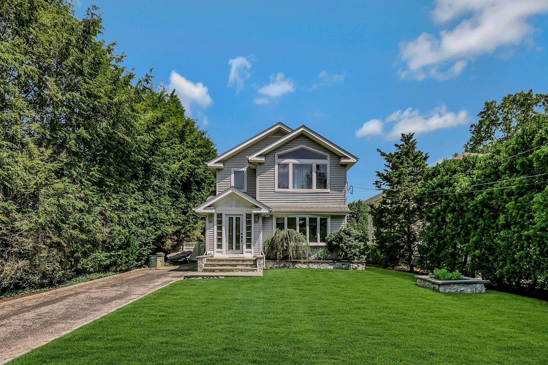 #1 photo, 94 Calvin Avenue, Syosset , NY 11791